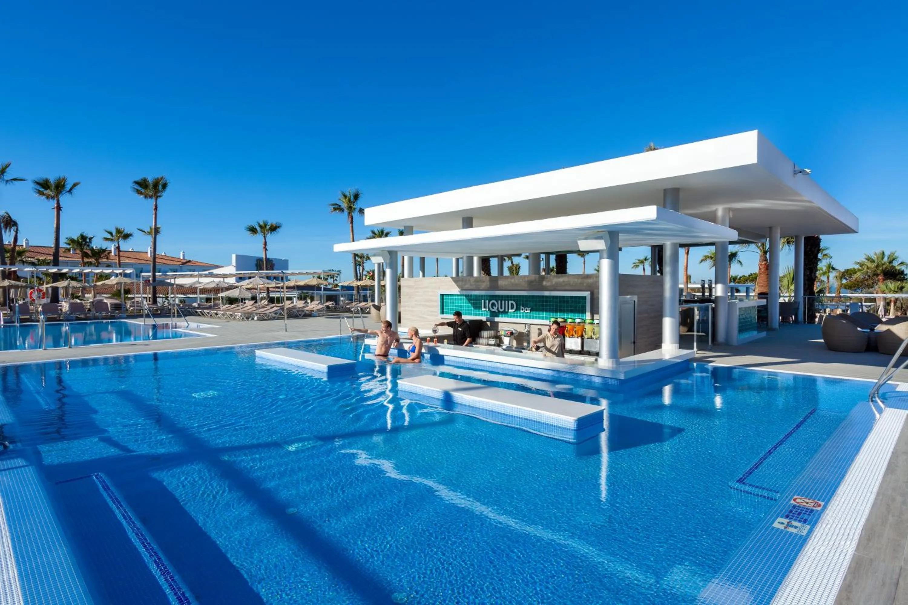 Swimming pool in Hotel Riu Chiclana - All Inclusive