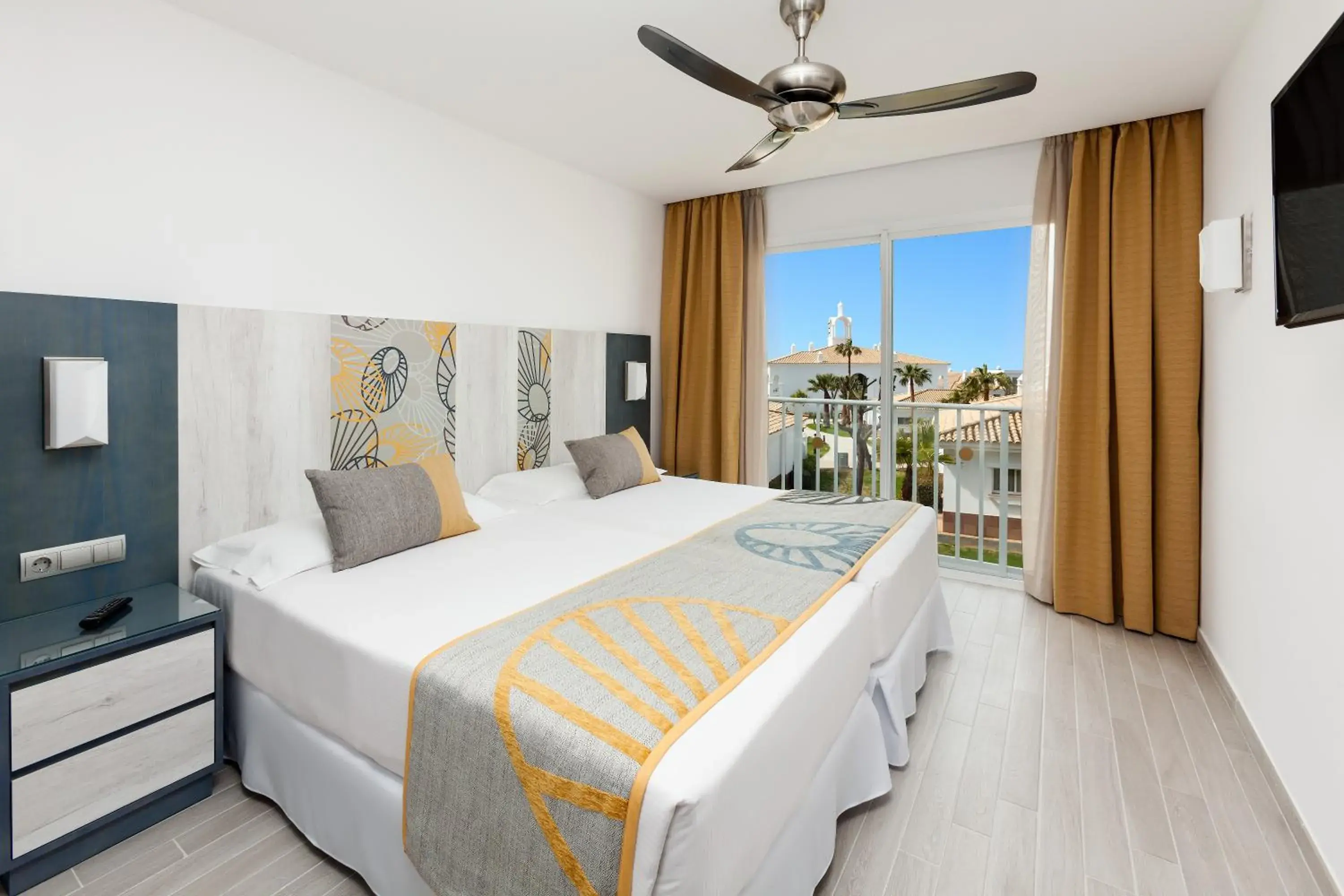 Bed in Hotel Riu Chiclana - All Inclusive Bed in Hotel Riu Chiclana - All Inclusive