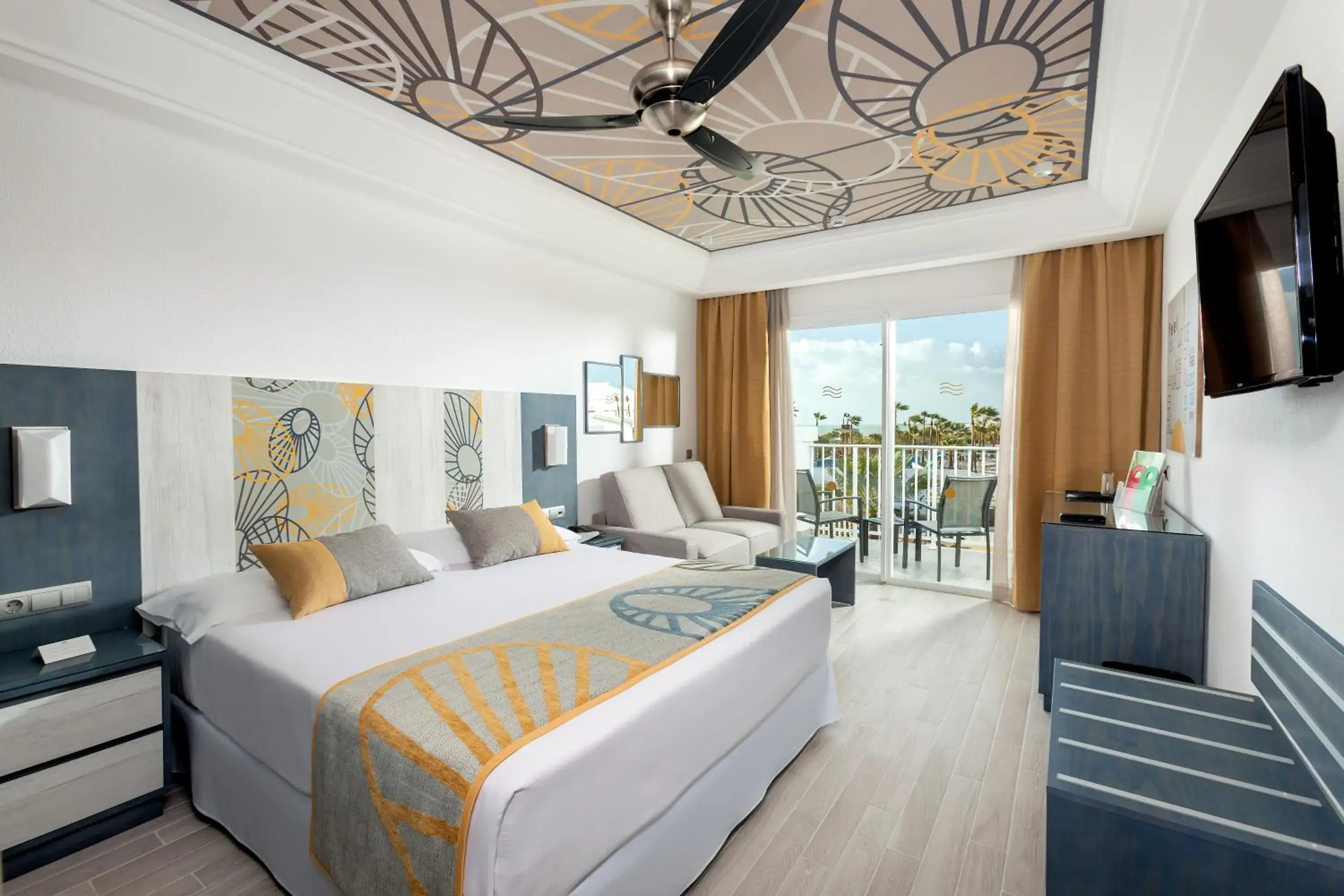 Bed in Hotel Riu Chiclana - All Inclusive Bed in Hotel Riu Chiclana - All Inclusive