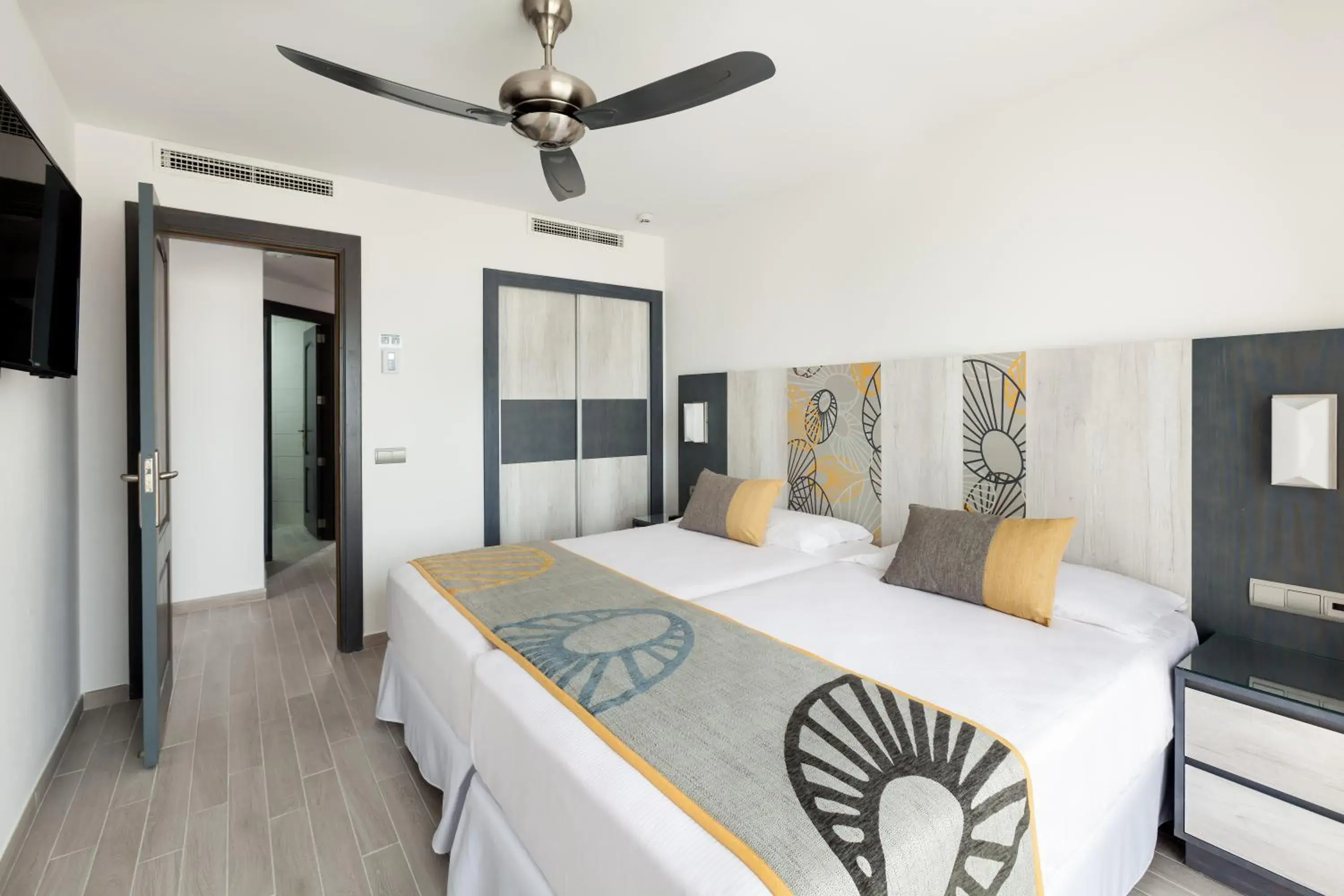 Bed in Hotel Riu Chiclana - All Inclusive Bed in Hotel Riu Chiclana - All Inclusive