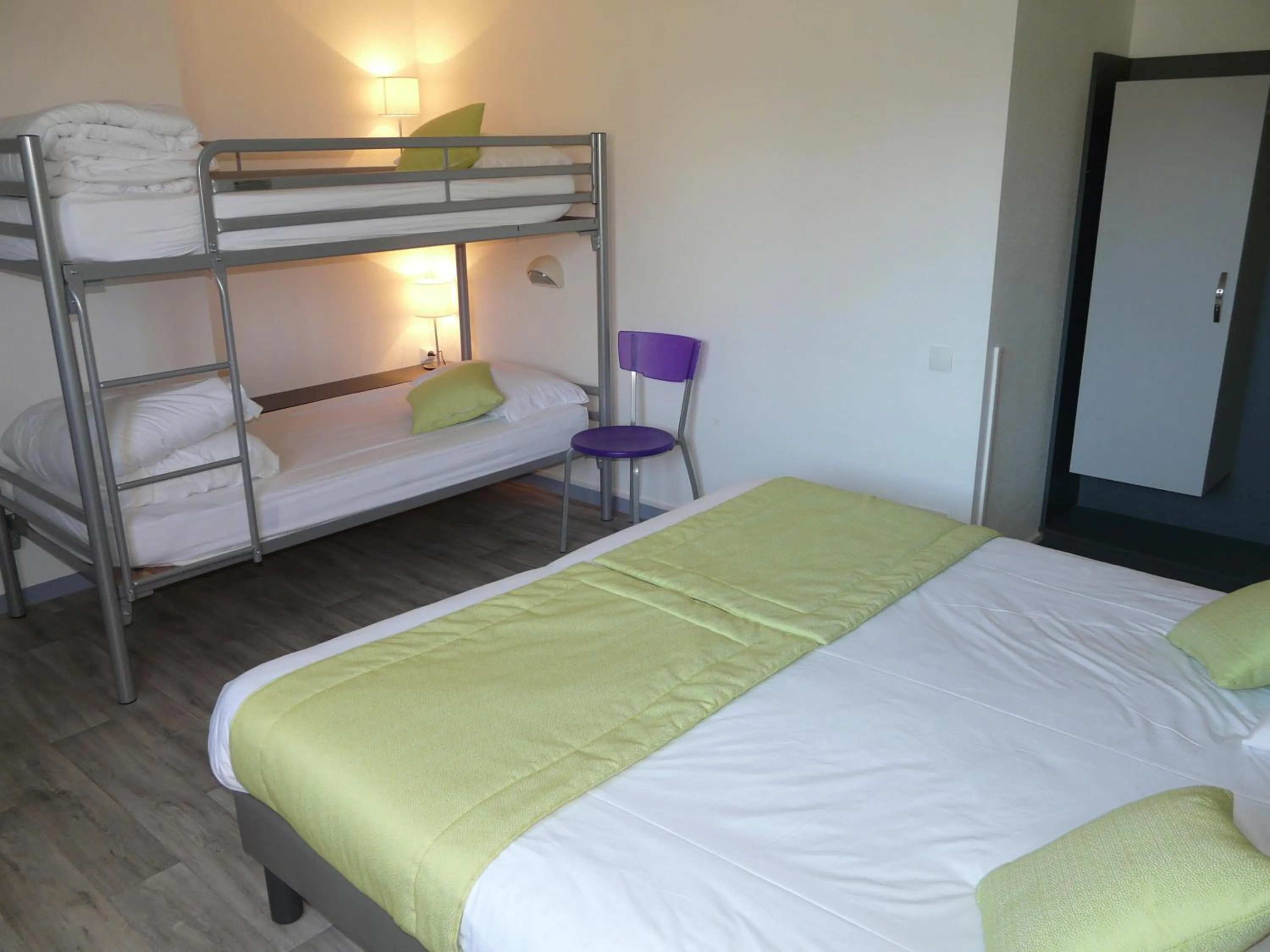 Bed in Hôtel de la baie de Paimpol