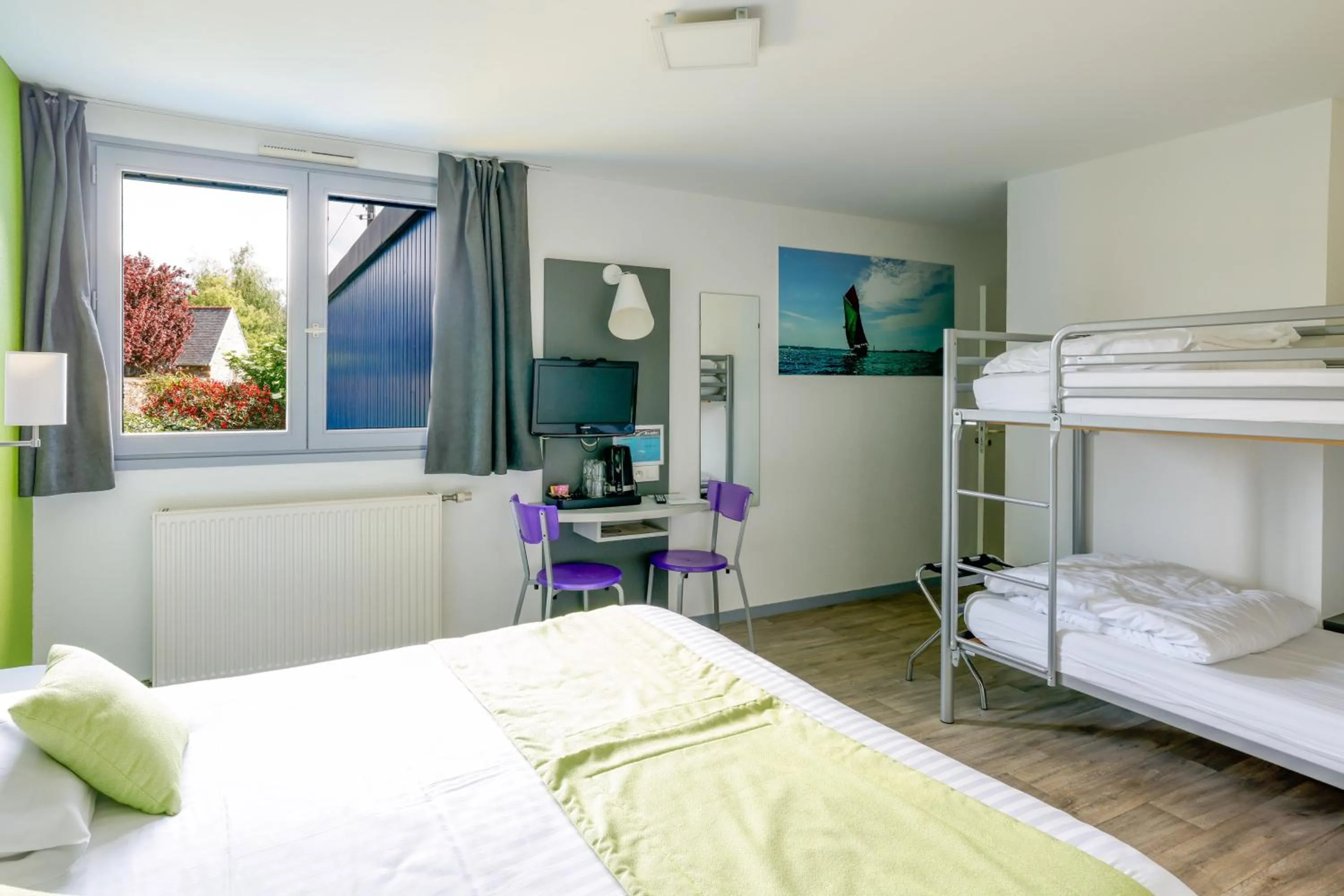 Bed in Hôtel de la baie de Paimpol