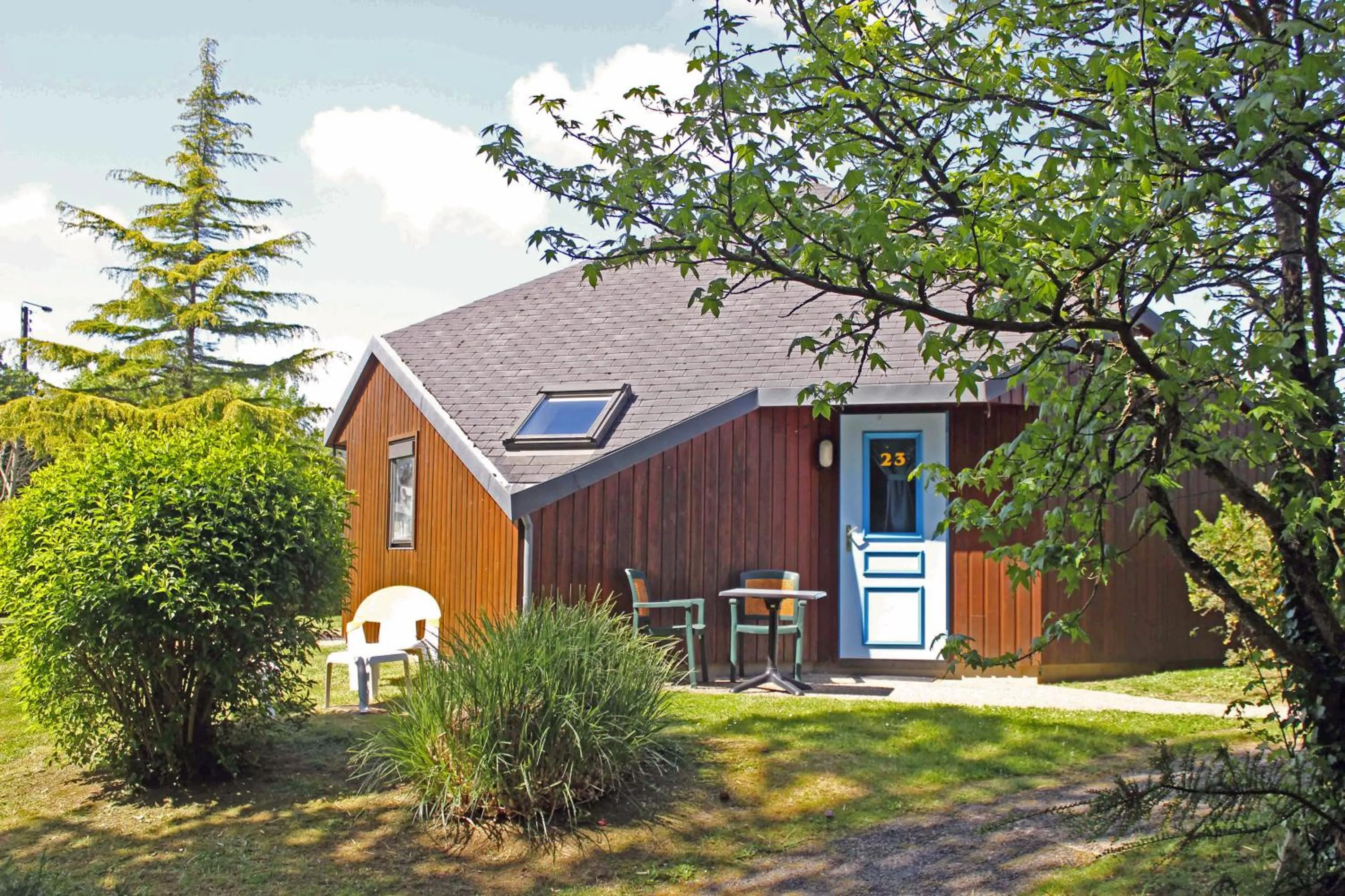 Garden view in Hôtel de la baie de Paimpol