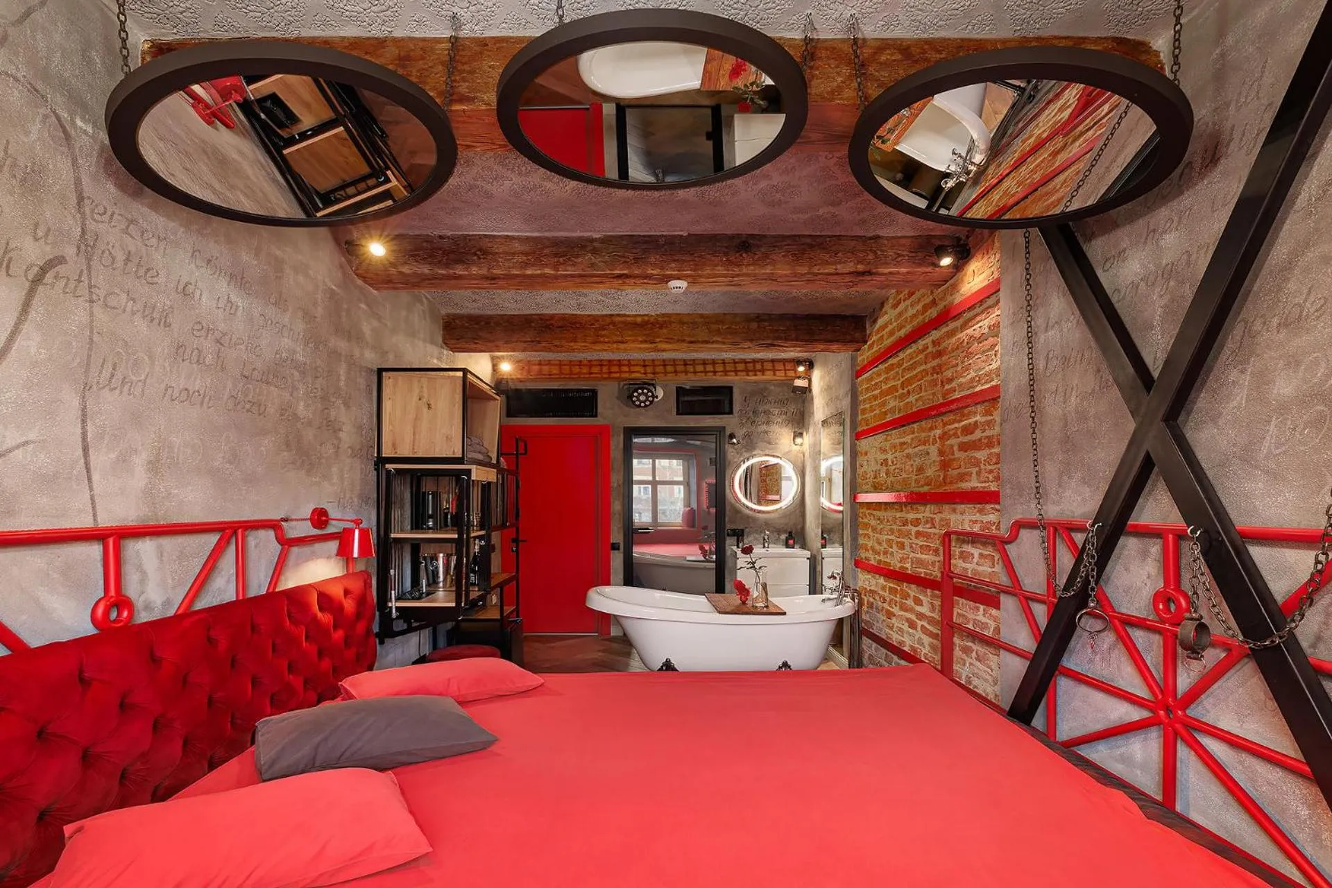Bed in Masoch. Hotel & Cafe