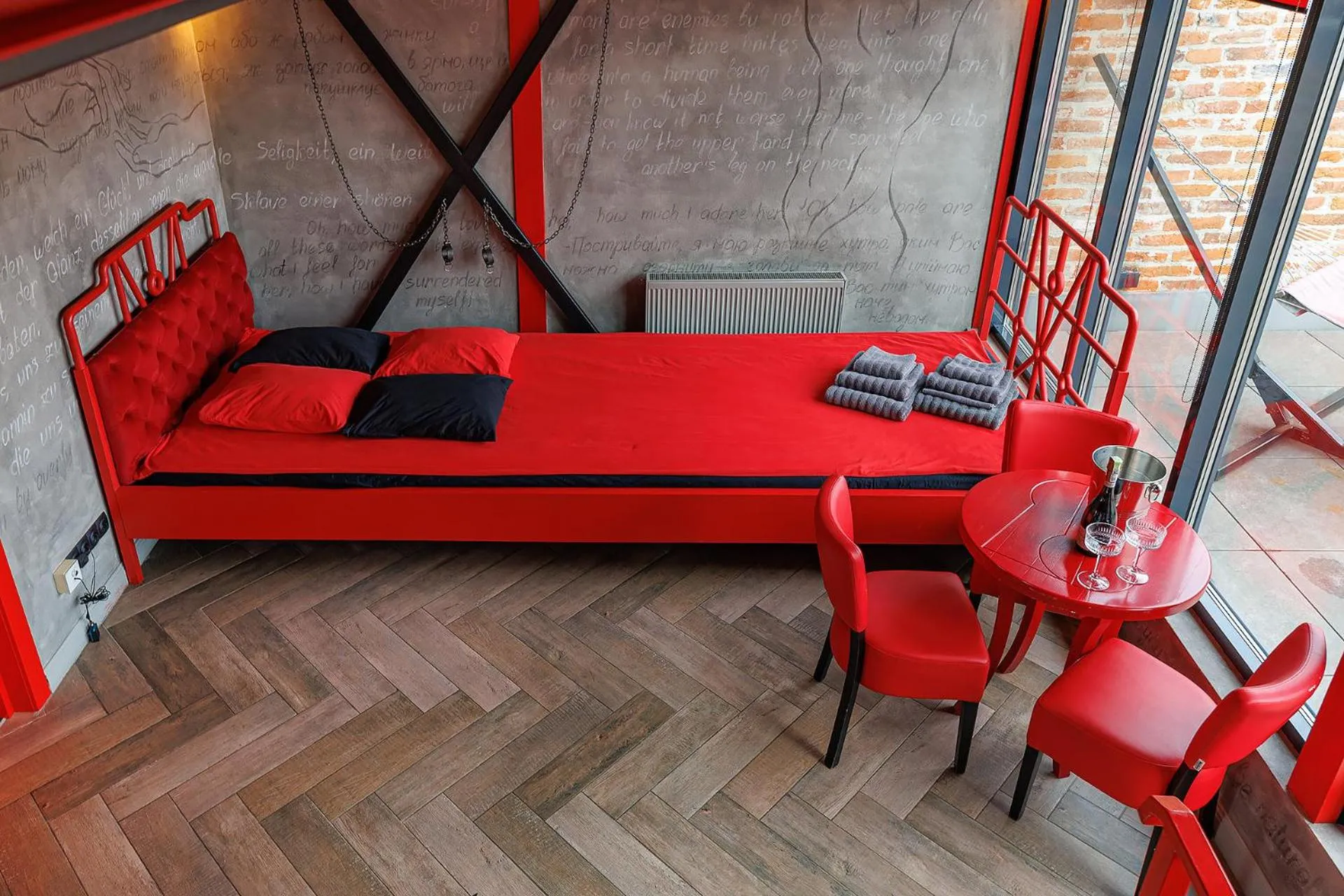 Bed in Masoch. Hotel & Cafe