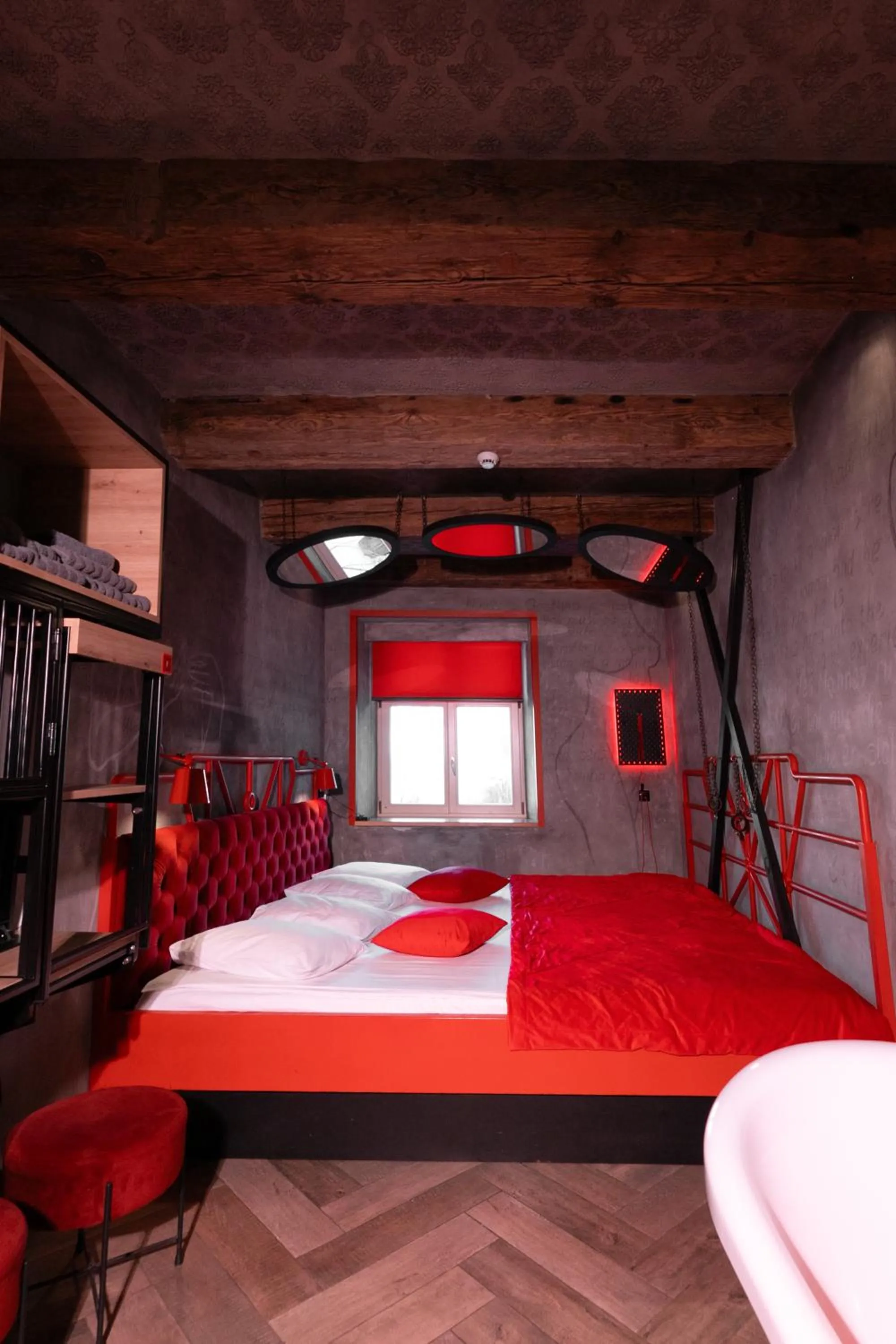 Bed in Masoch. Hotel & Cafe