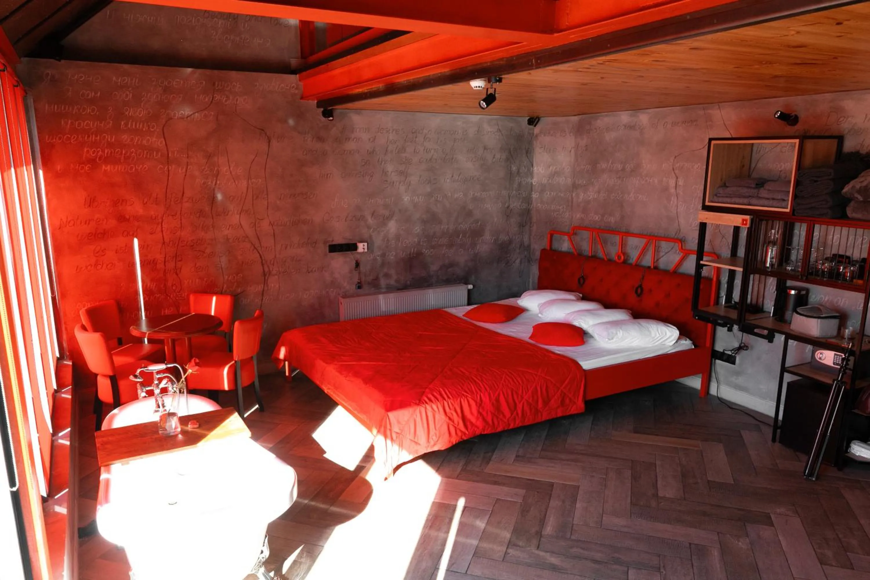 Bed in Masoch. Hotel & Cafe