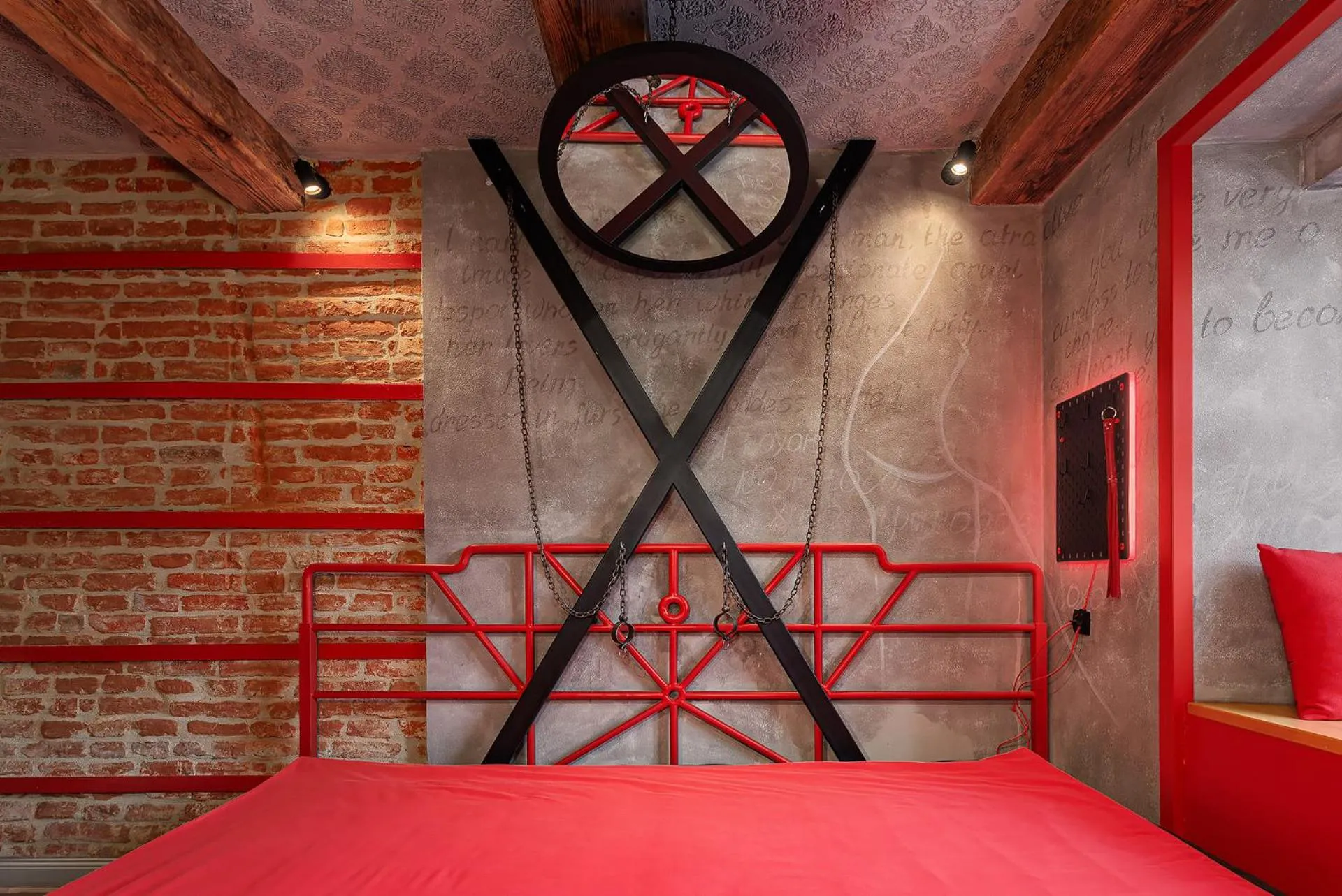 Bed in Masoch. Hotel & Cafe