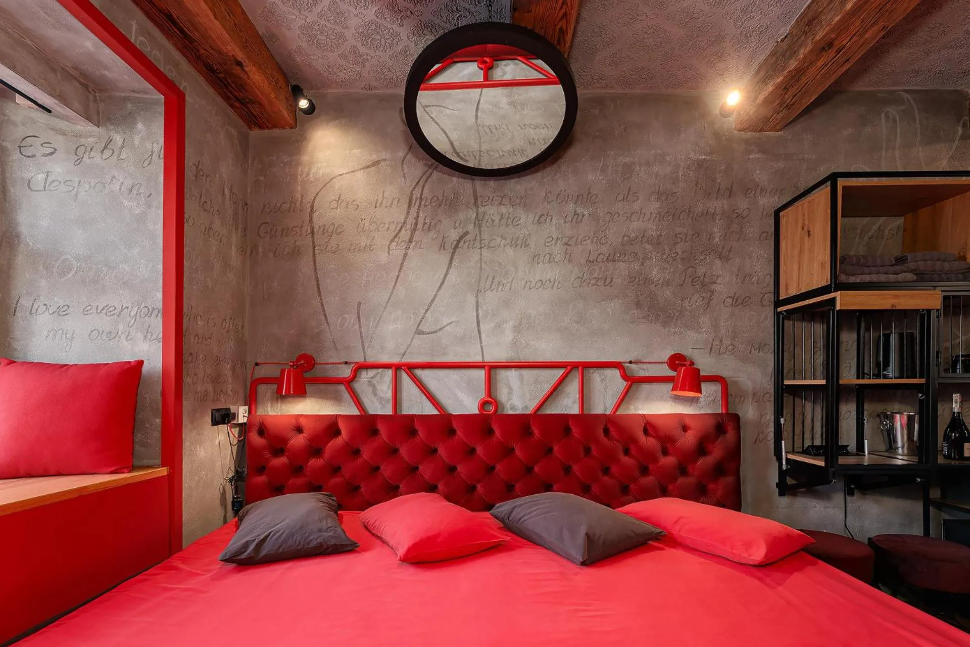 Bed in Masoch. Hotel & Cafe