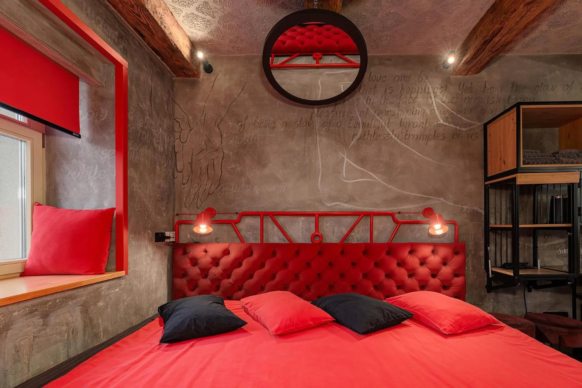 Bed in Masoch. Hotel & Cafe