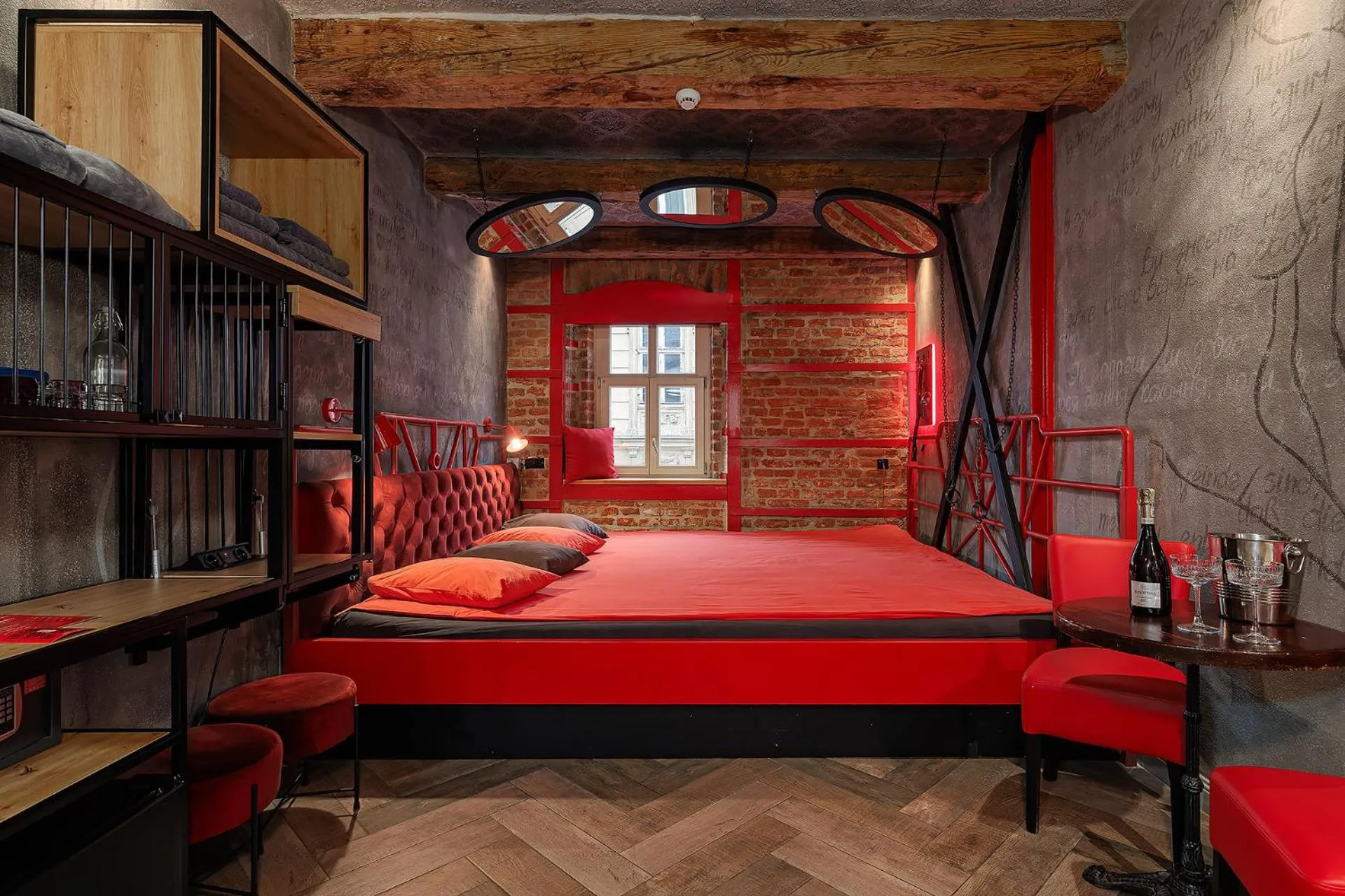 Bed in Masoch. Hotel & Cafe