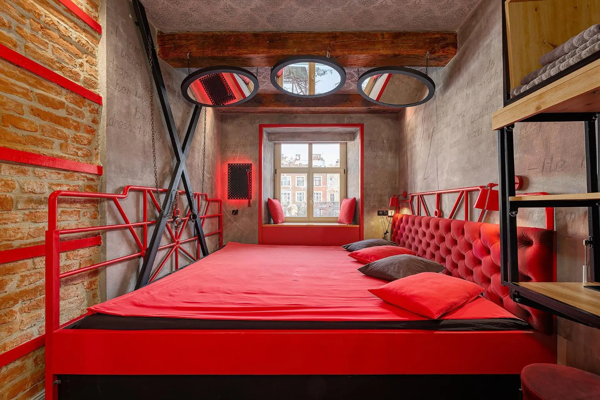 Bed in Masoch. Hotel & Cafe