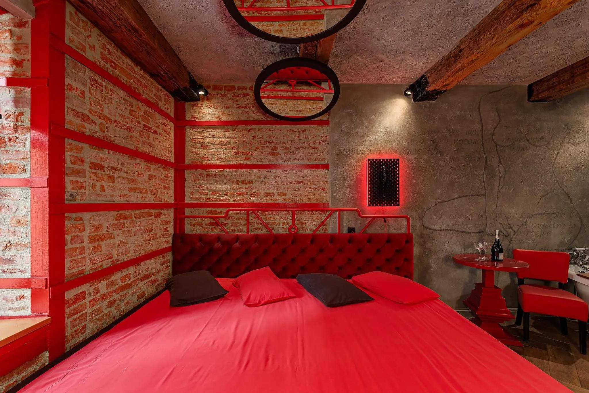 Bed in Masoch. Hotel & Cafe