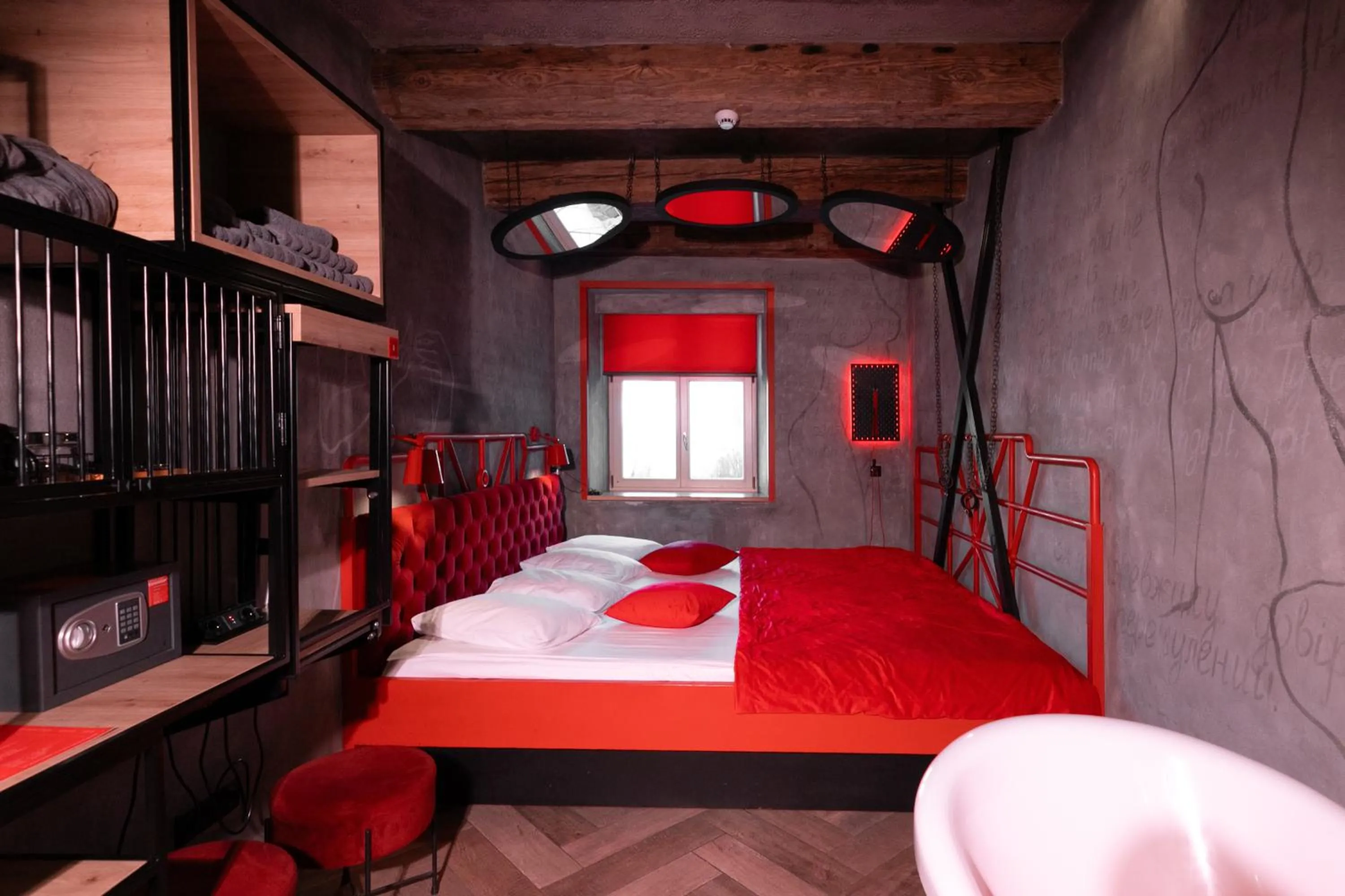 Bed in Masoch. Hotel & Cafe
