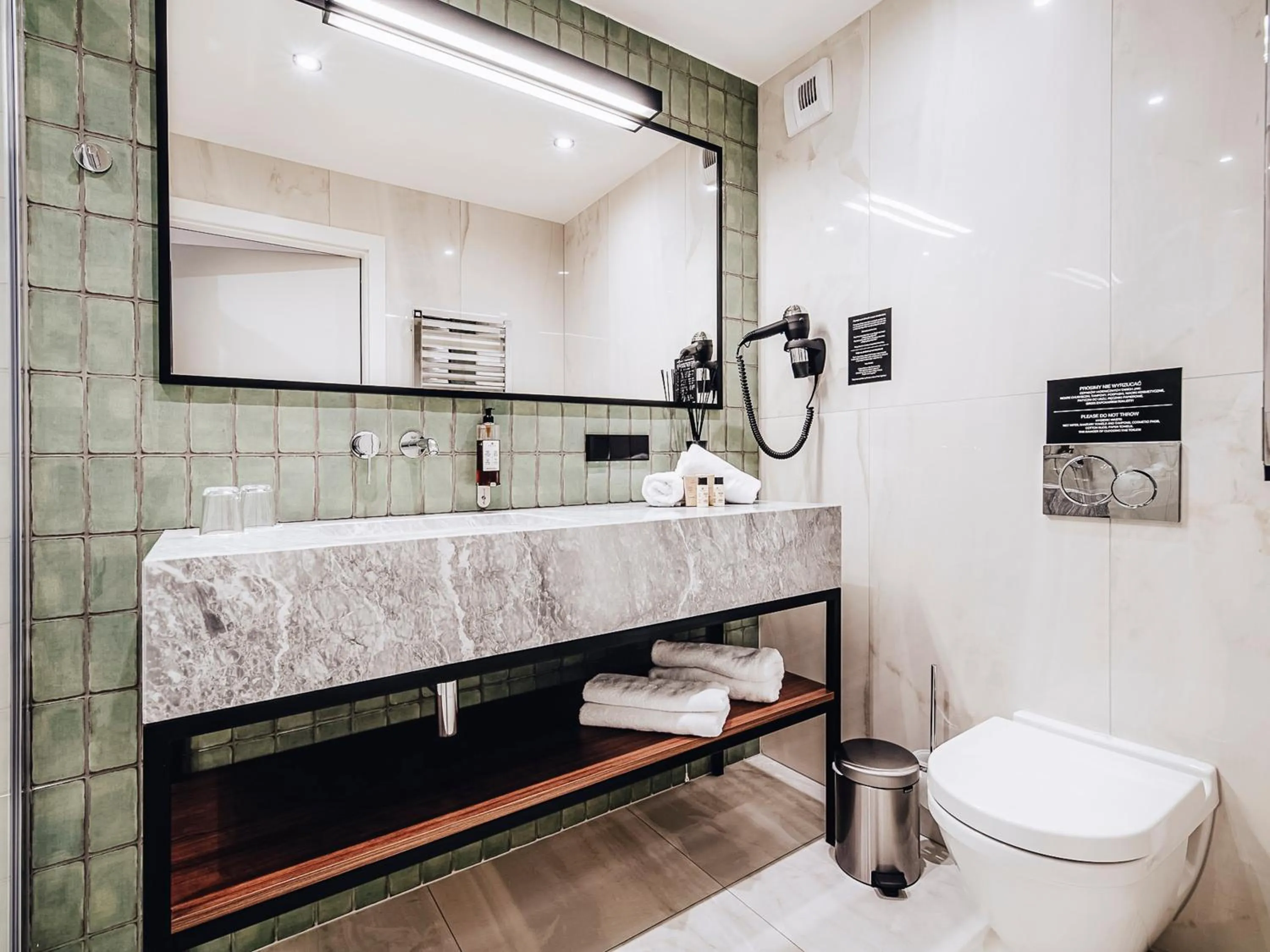 Shower in Apartamenty Sowa Bydgoszcz