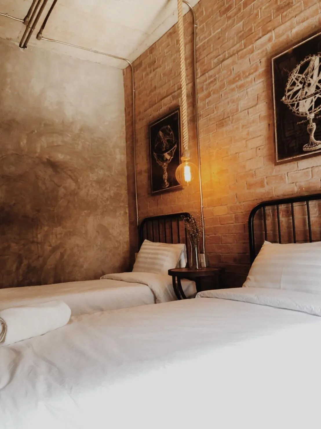 Bed in The LOCAL Ari