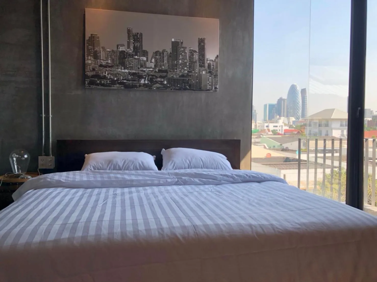 Bed in The LOCAL Ari