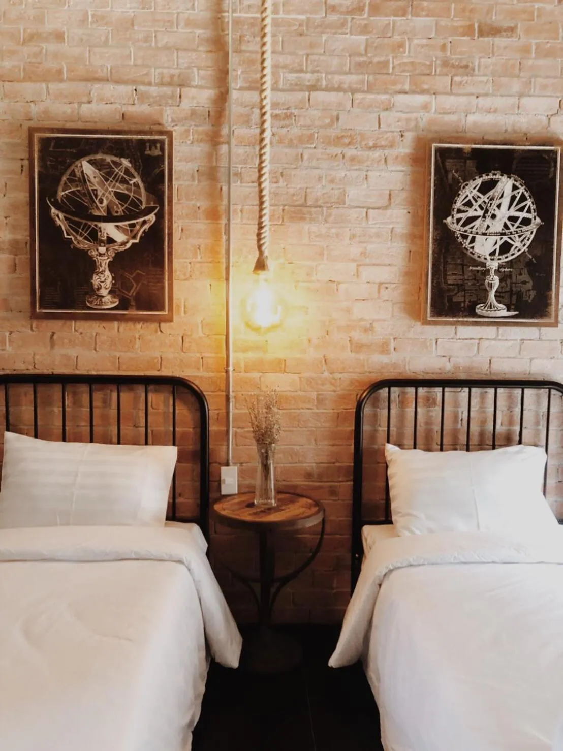 Bed in The LOCAL Ari