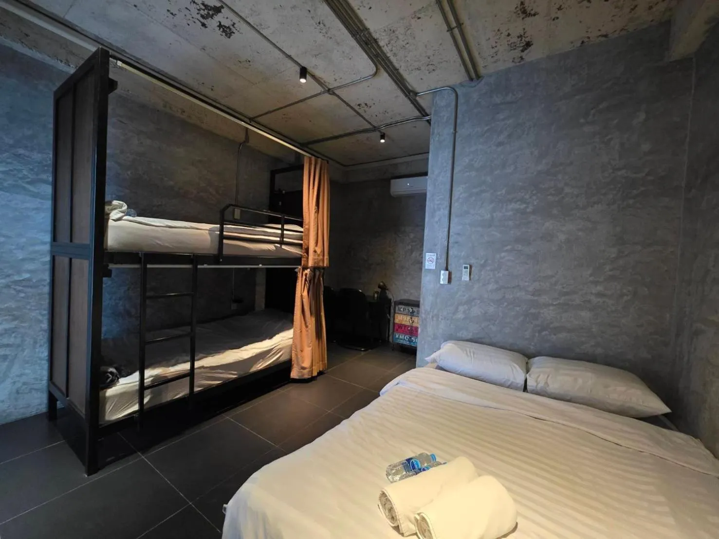 Bed in The LOCAL Ari