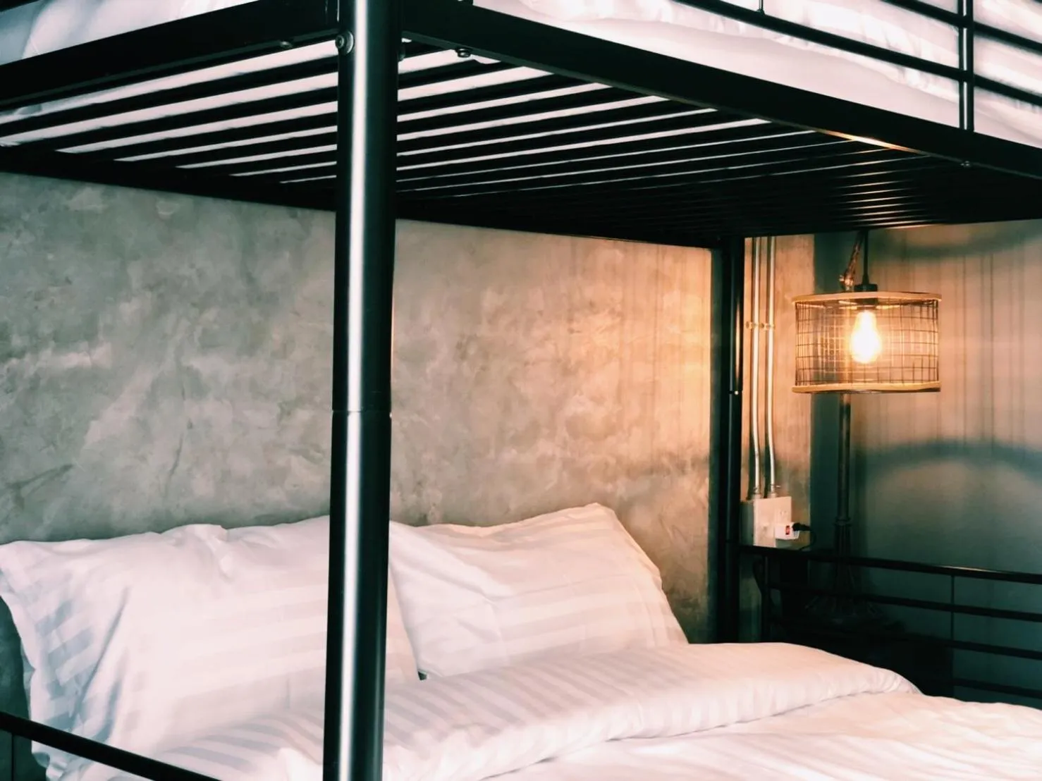 Bed in The LOCAL Ari