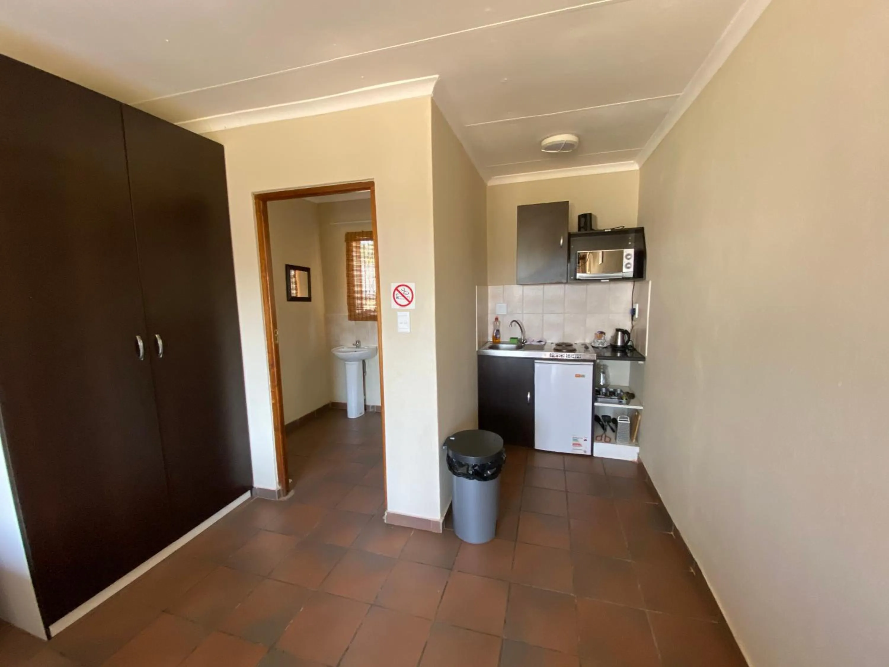Kitchen or kitchenette in Lanseria Country Estate