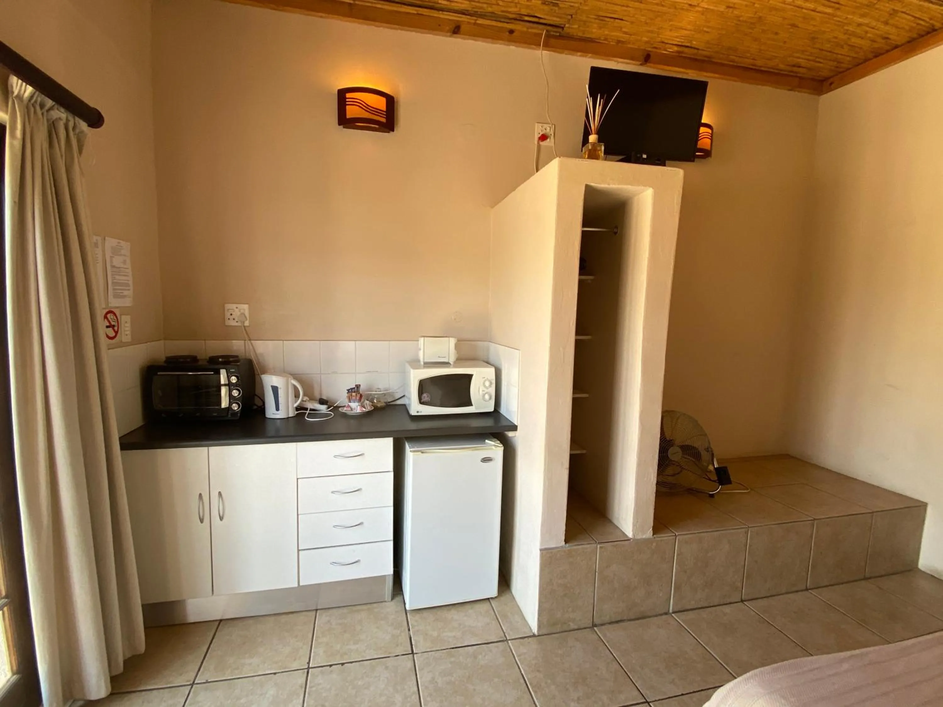 Kitchen or kitchenette in Lanseria Country Estate