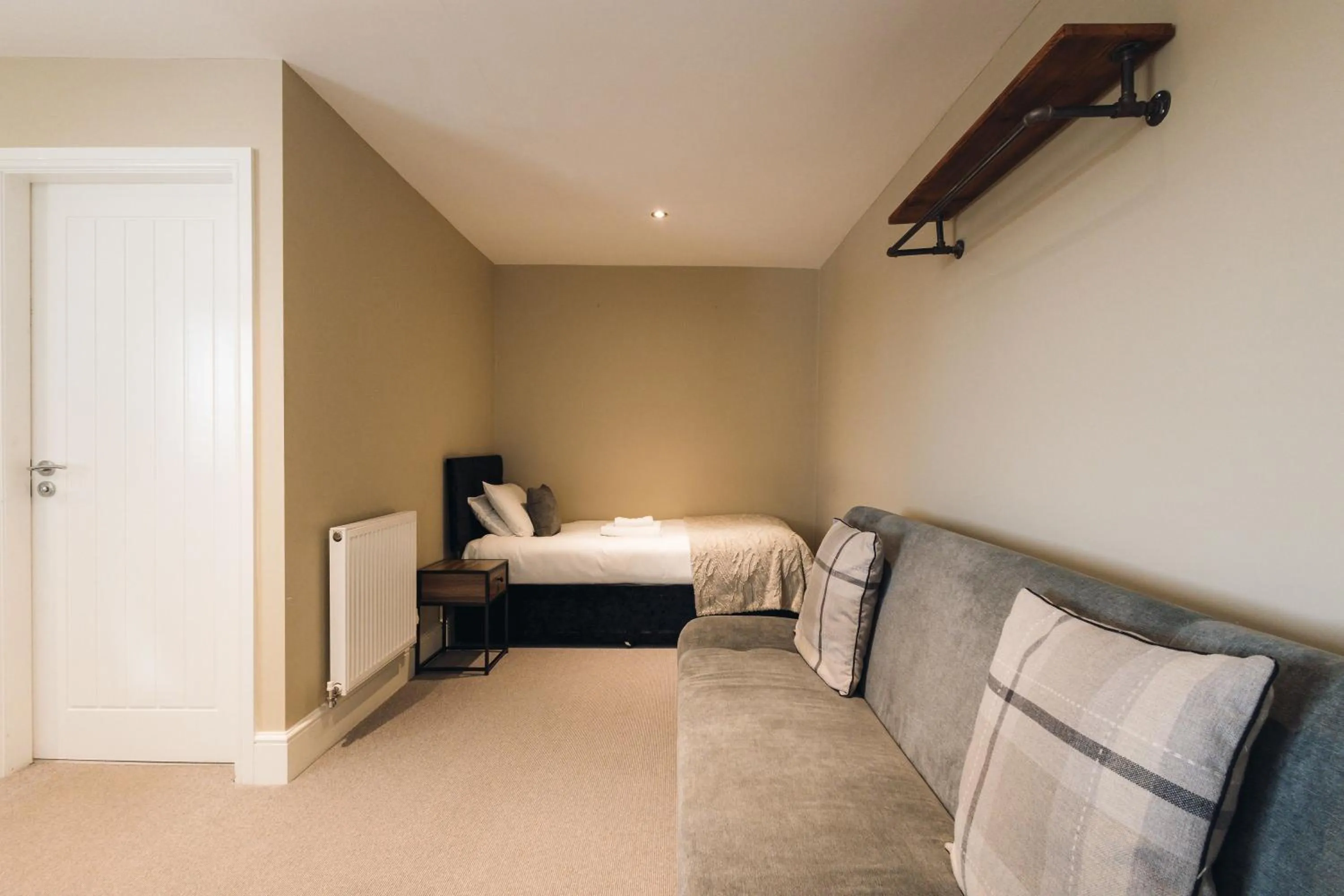 Bedroom, Bed in The Station Restaurant & Bar