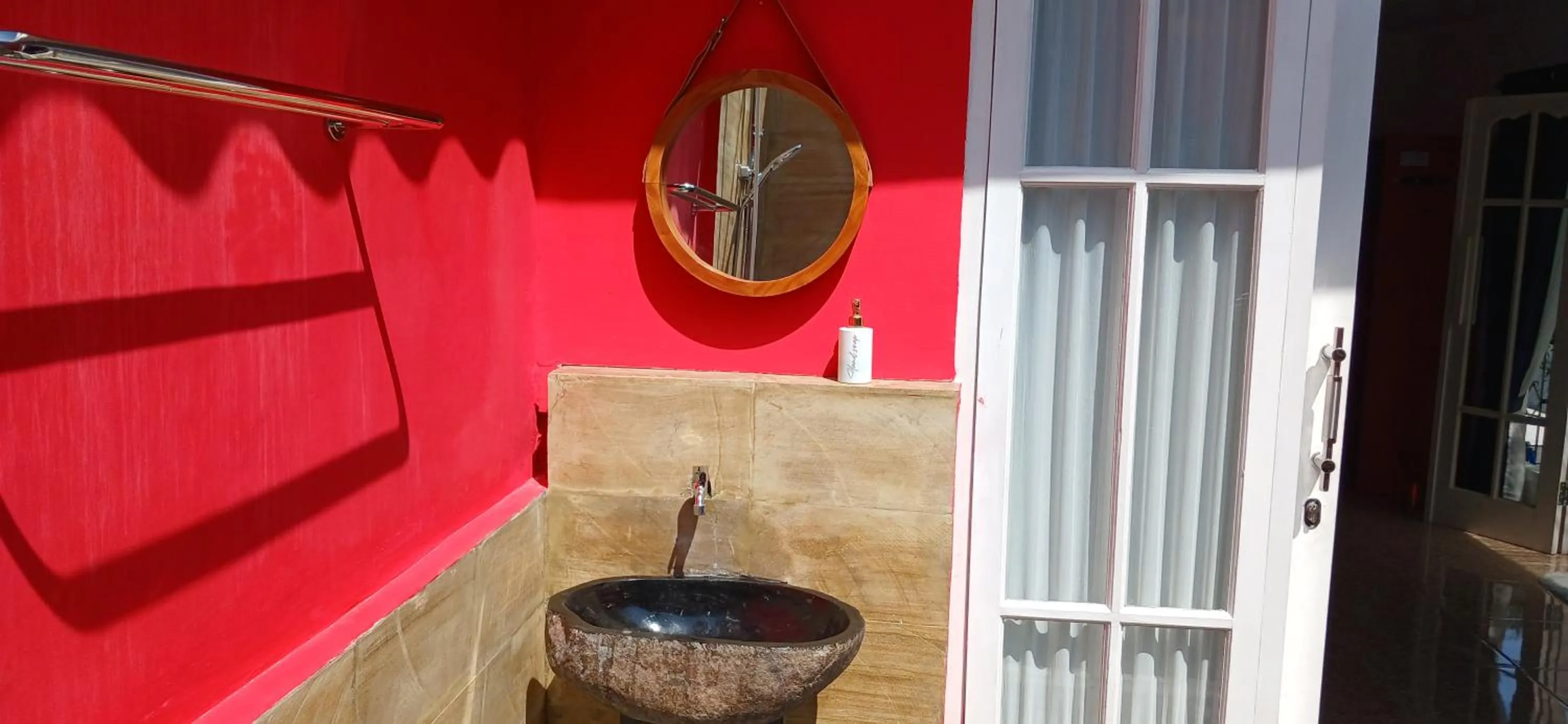Bathroom in Dewi Sri Guesthouse