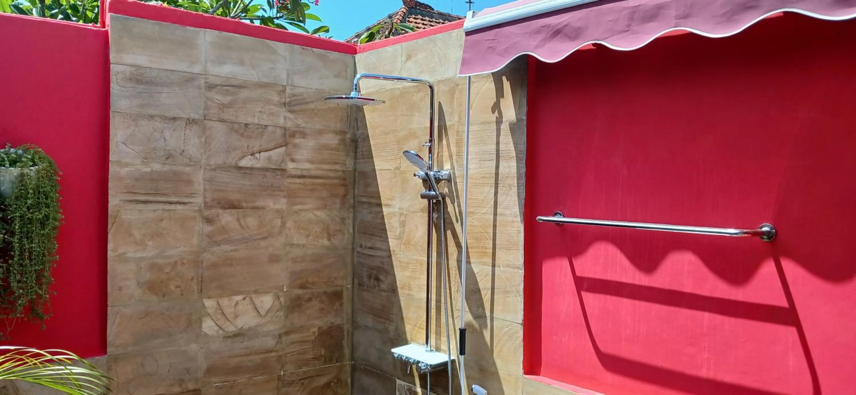 Bathroom in Dewi Sri Guesthouse