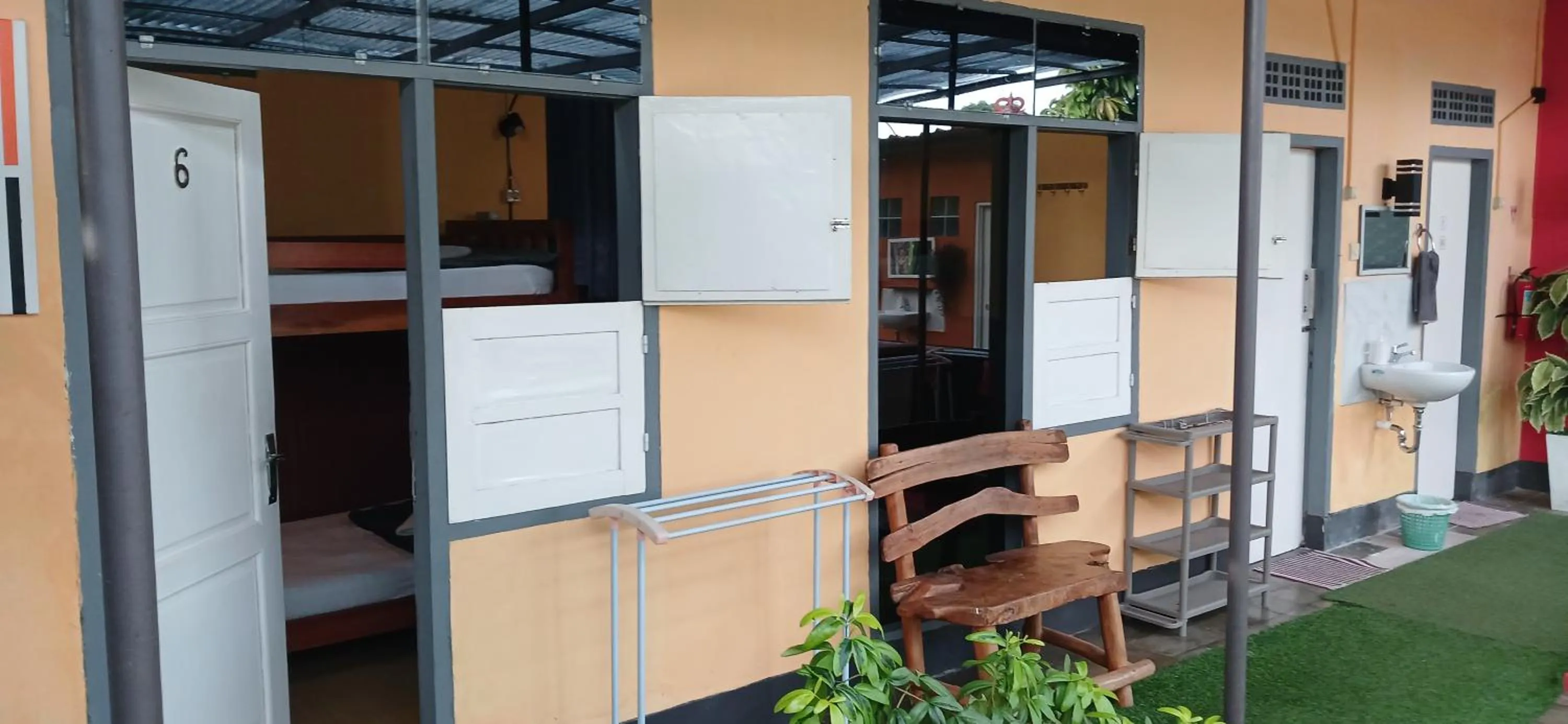 Bathroom in Dewi Sri Guesthouse