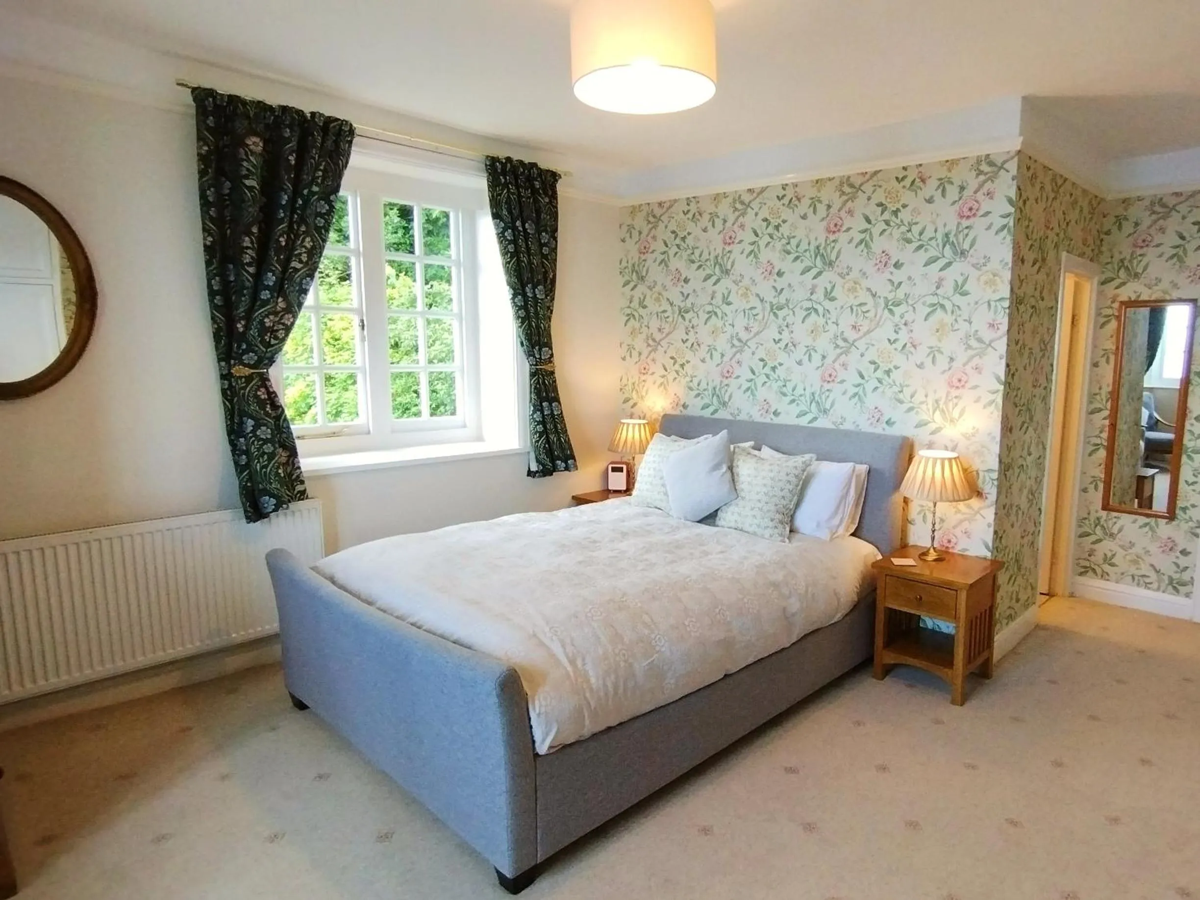 Bed in Chough's Nest Hotel