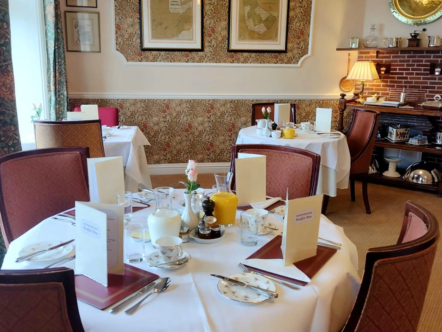 Breakfast in Chough's Nest Hotel