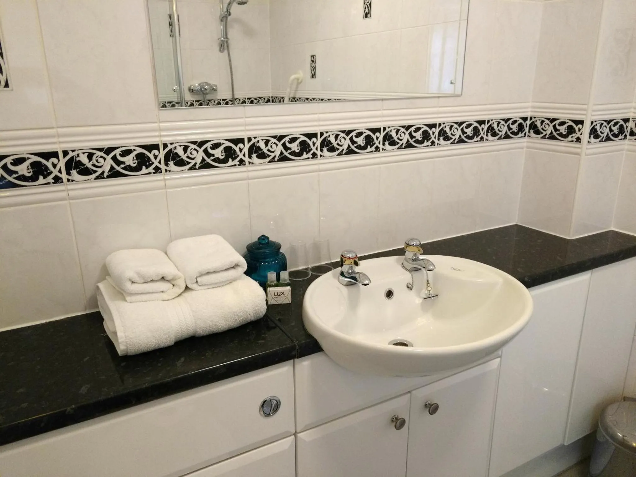 Bathroom in Chough's Nest Hotel