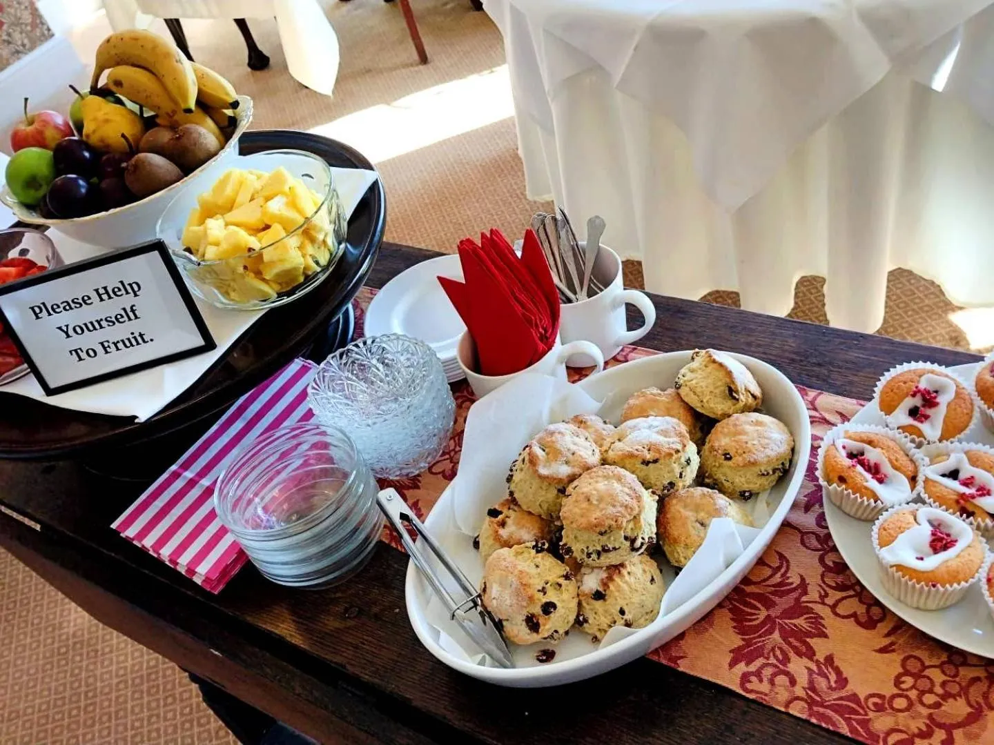 Breakfast in Chough's Nest Hotel