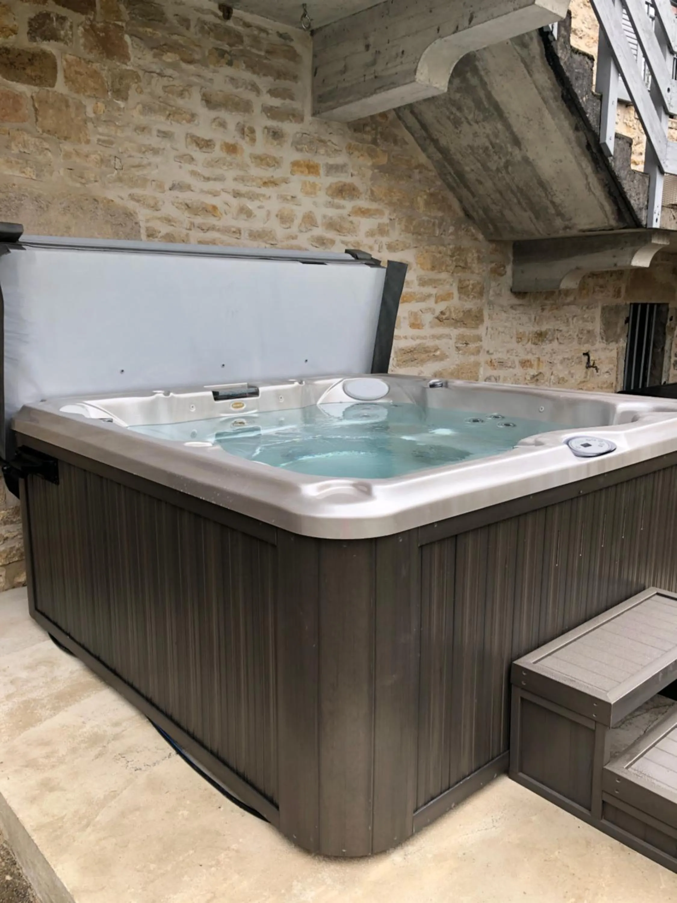 Hot Tub in Au lavoir du Serein "L'Eventail"