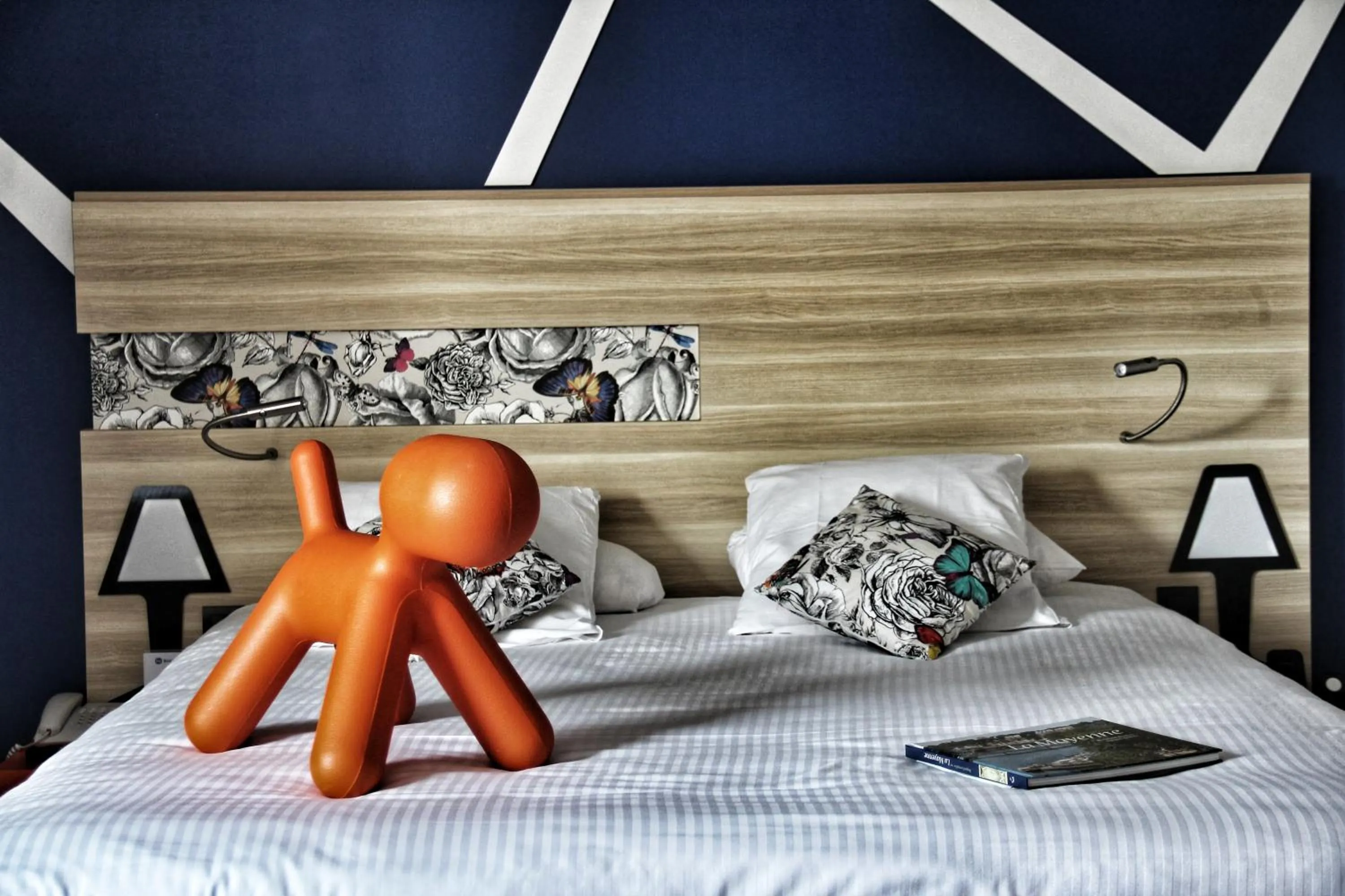 Decorative detail, Bed in Best Western Hotel De Paris