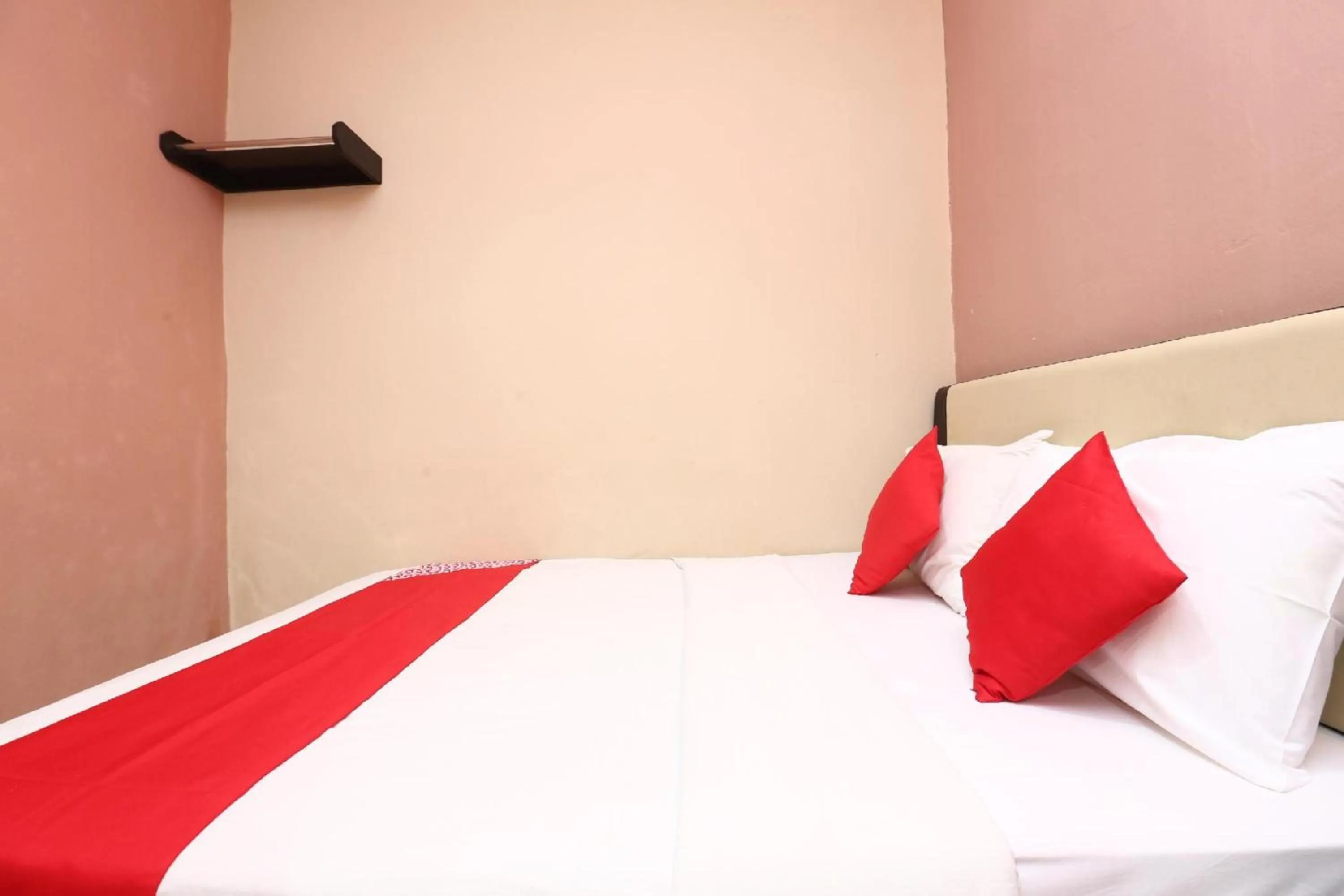 Bedroom, Bed in Hotel O Destiny Riverside Hotel