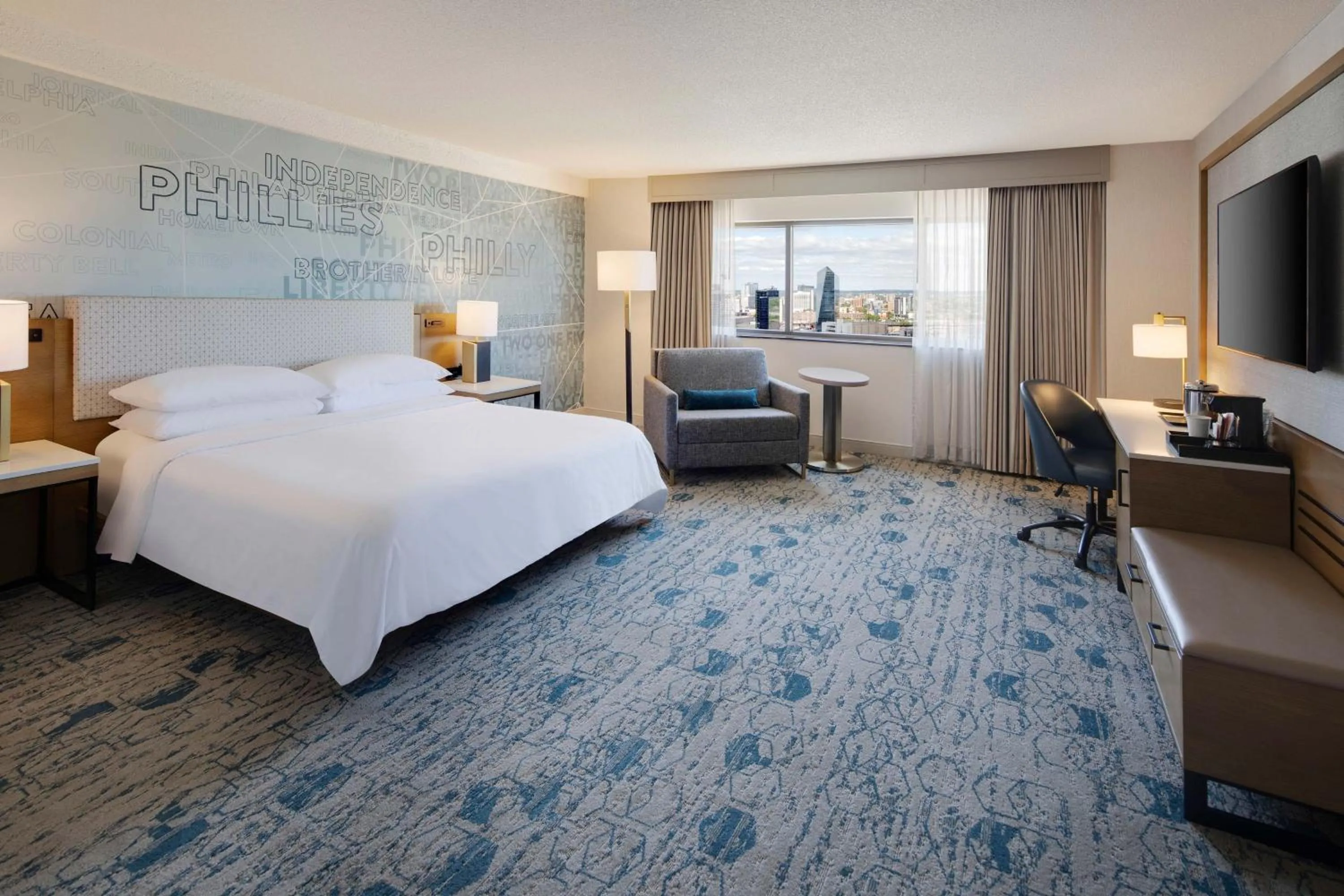 Photo of the whole room, Bed in Sheraton Philadelphia Downtown