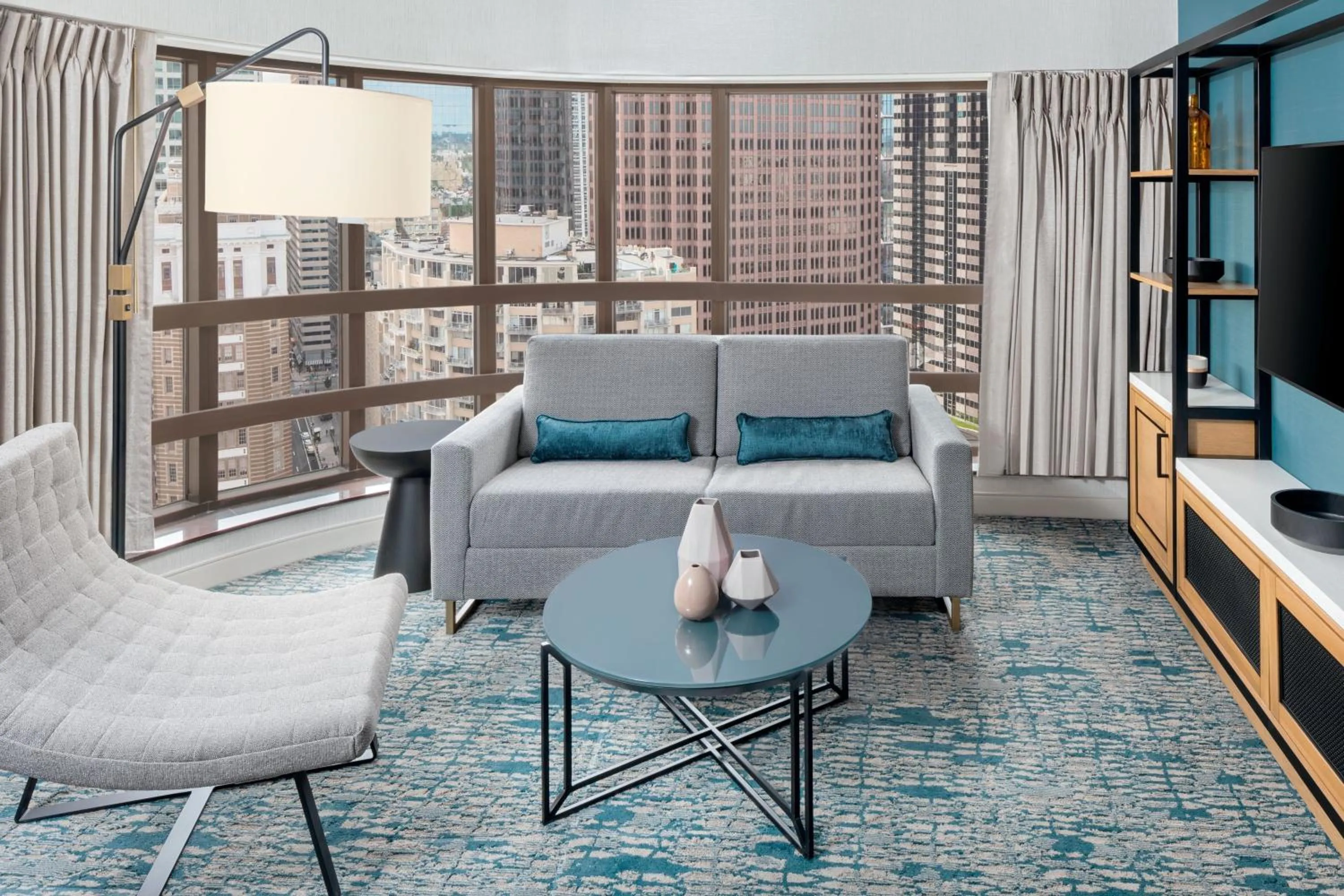 Living room in Sheraton Philadelphia Downtown