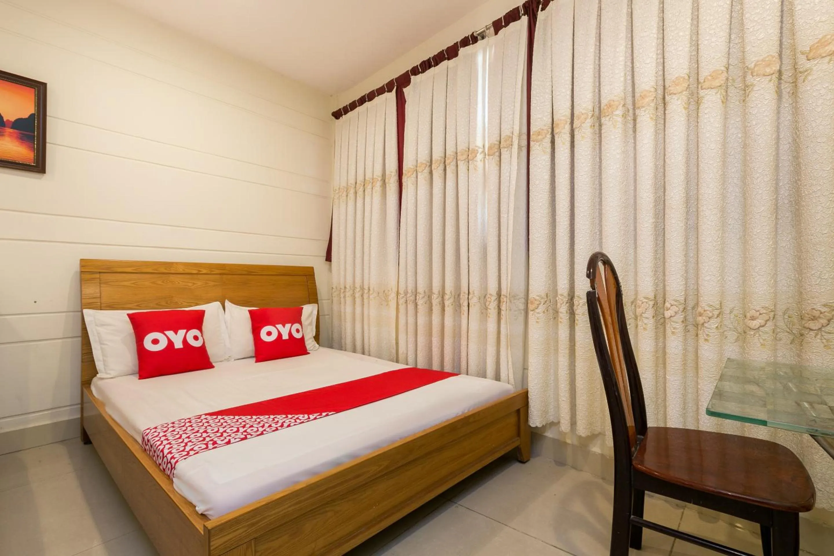 Photo of the whole room, Bed in Hoa My Hotel