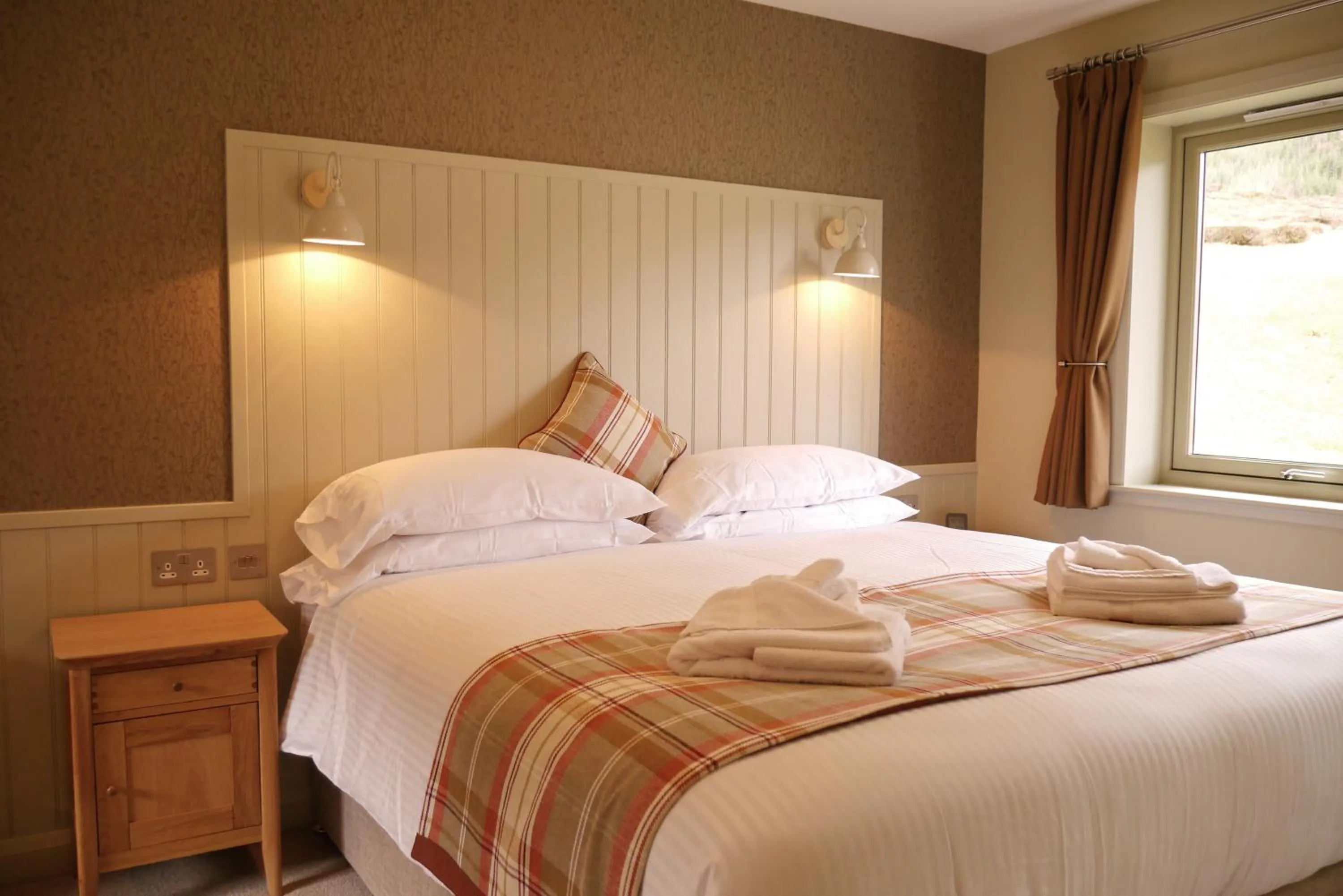 Bedroom, Bed in Glen Nevis Holidays