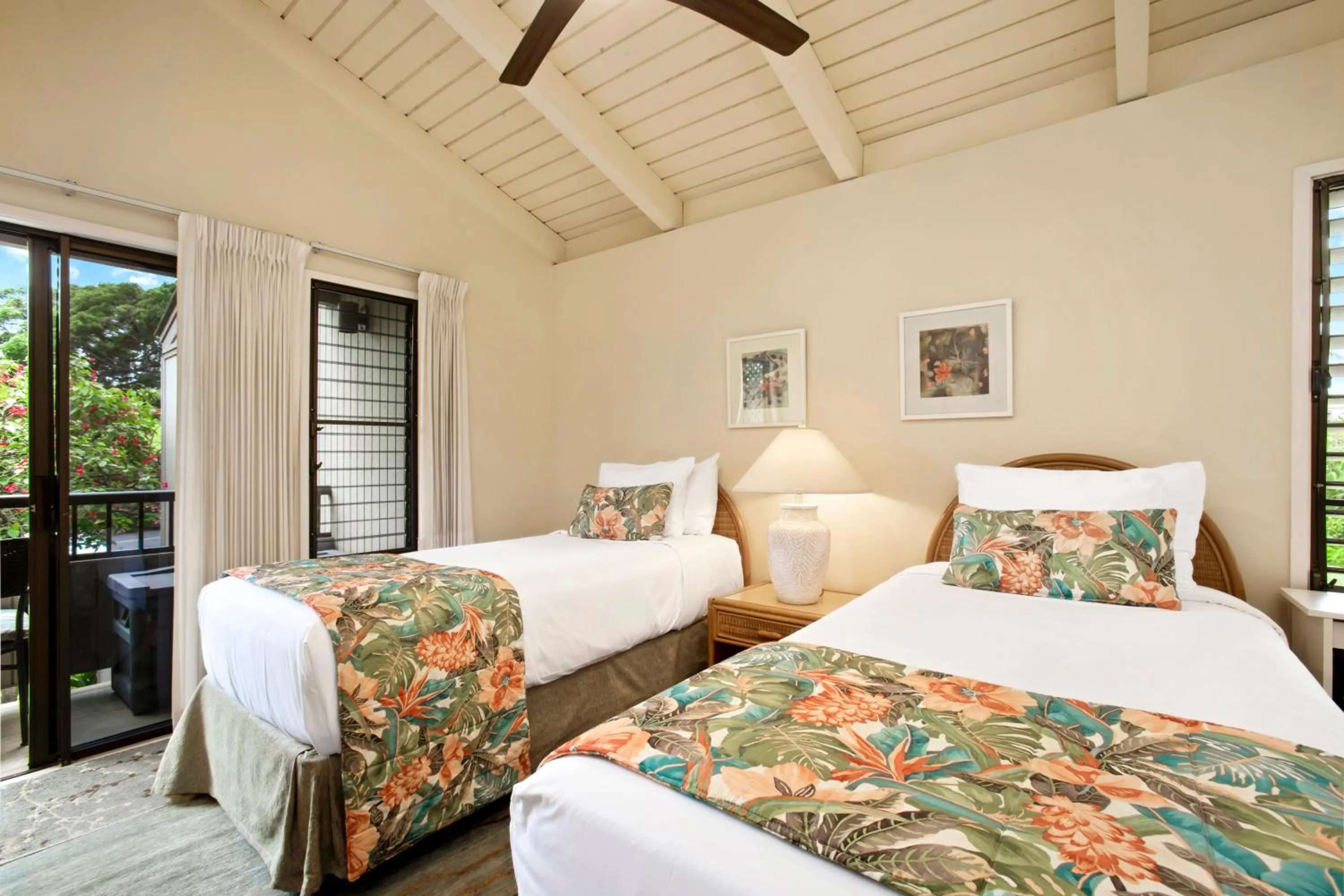 Bed in Wailea Ekolu Village - CoralTree Residence Collection