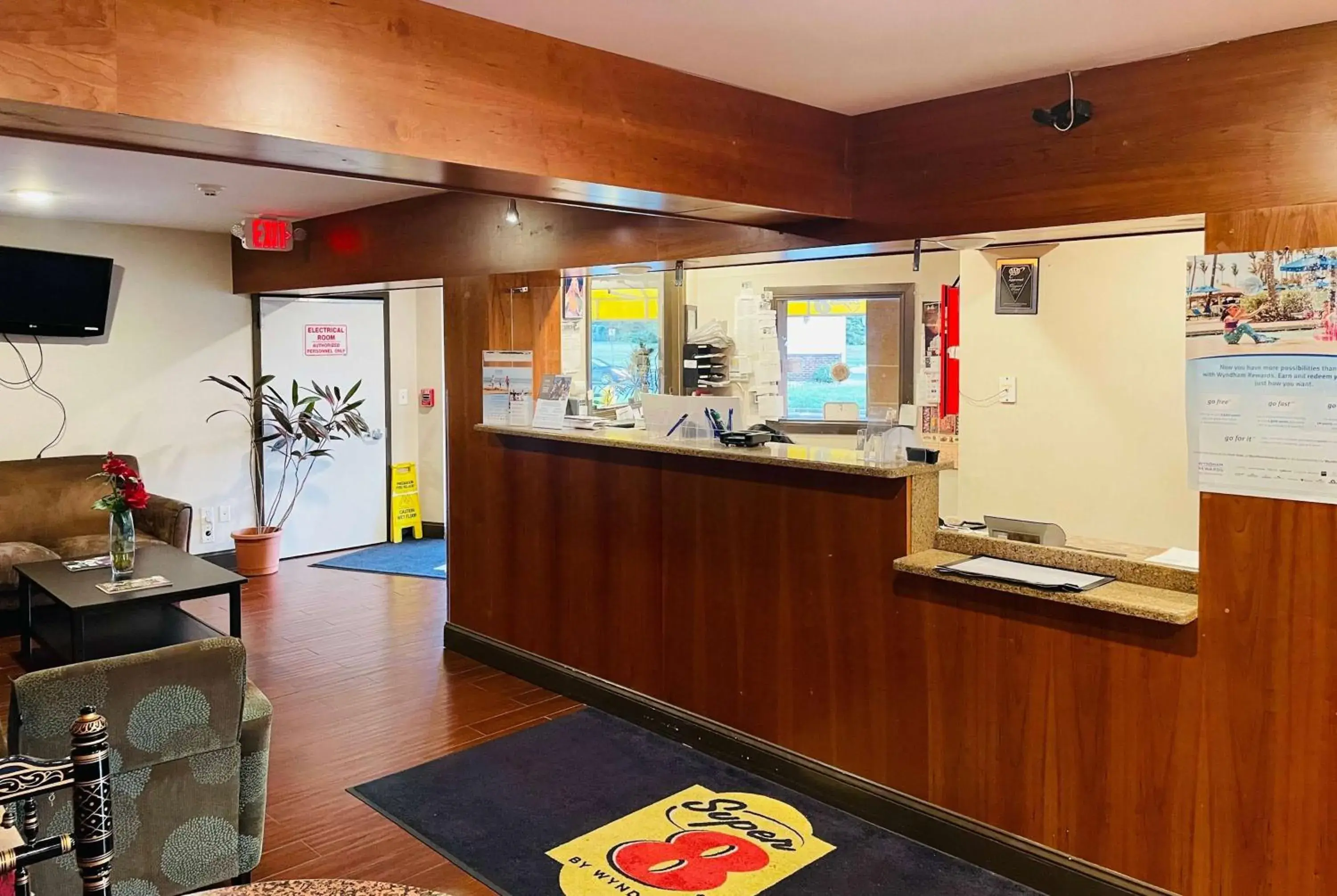 Lobby or reception in Super 8 by Wyndham Gloucester Lobby or reception in Super 8 by Wyndham Gloucester