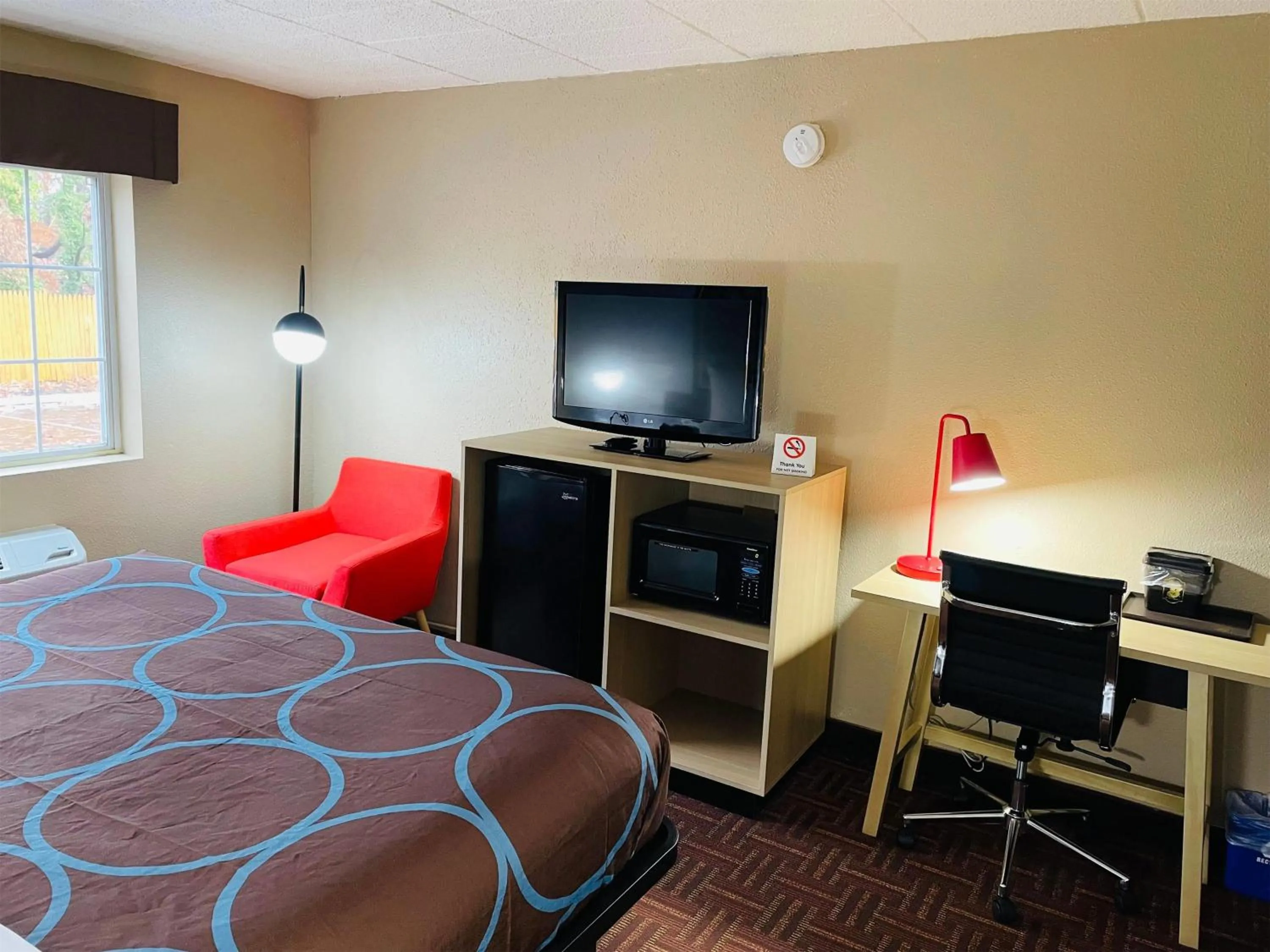 Photo of the whole room, Bed in Super 8 by Wyndham Gloucester