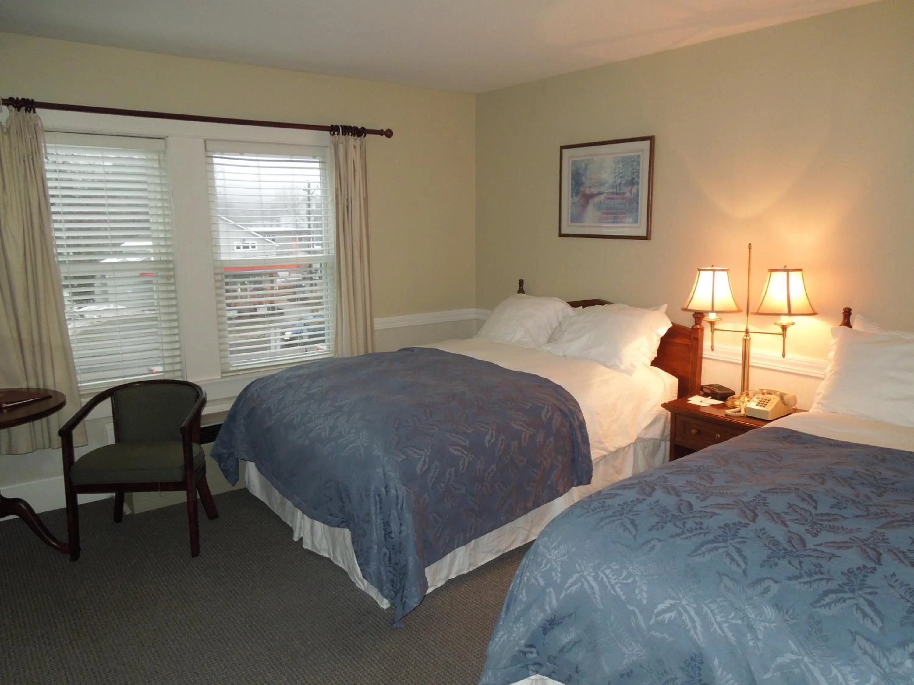 Bed in Eastern Slope Inn Resort