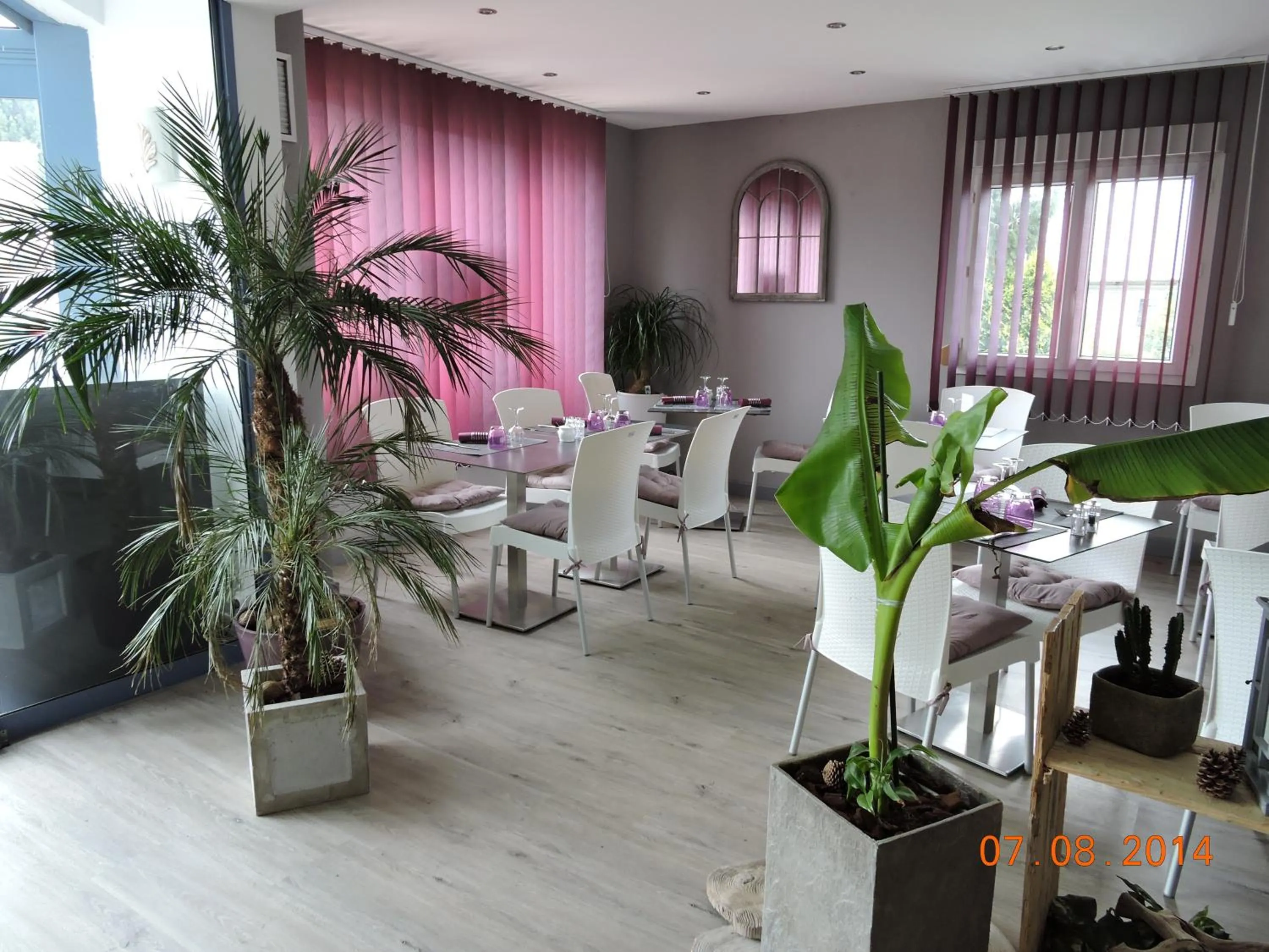 Restaurant/places to eat in Hotel le Foron