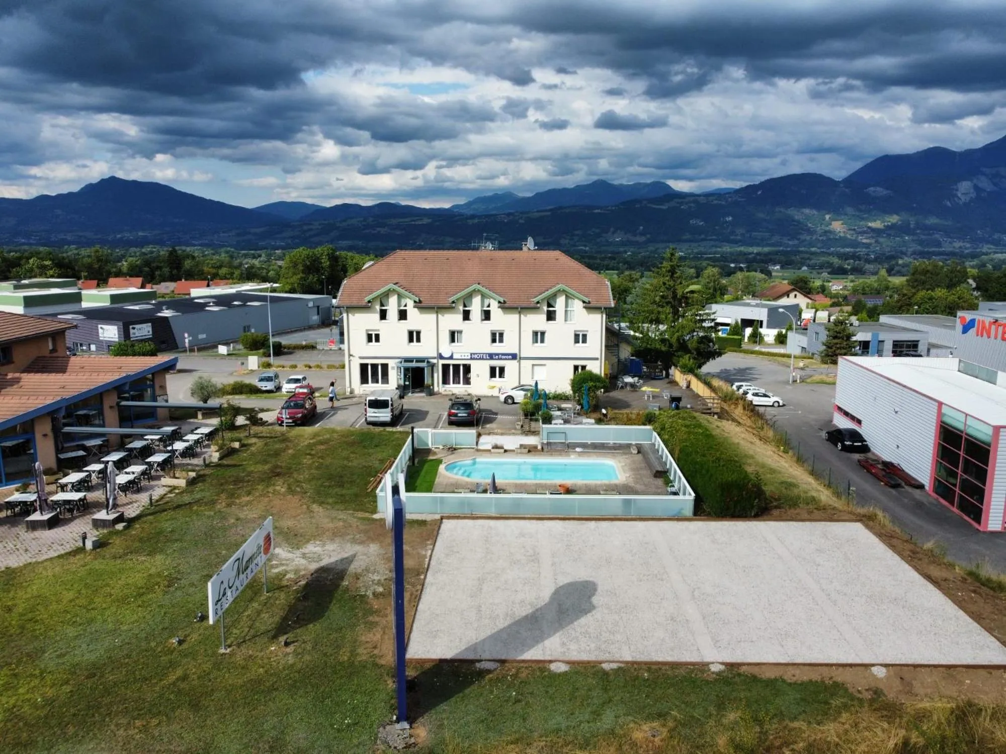 Property building in Hotel le Foron