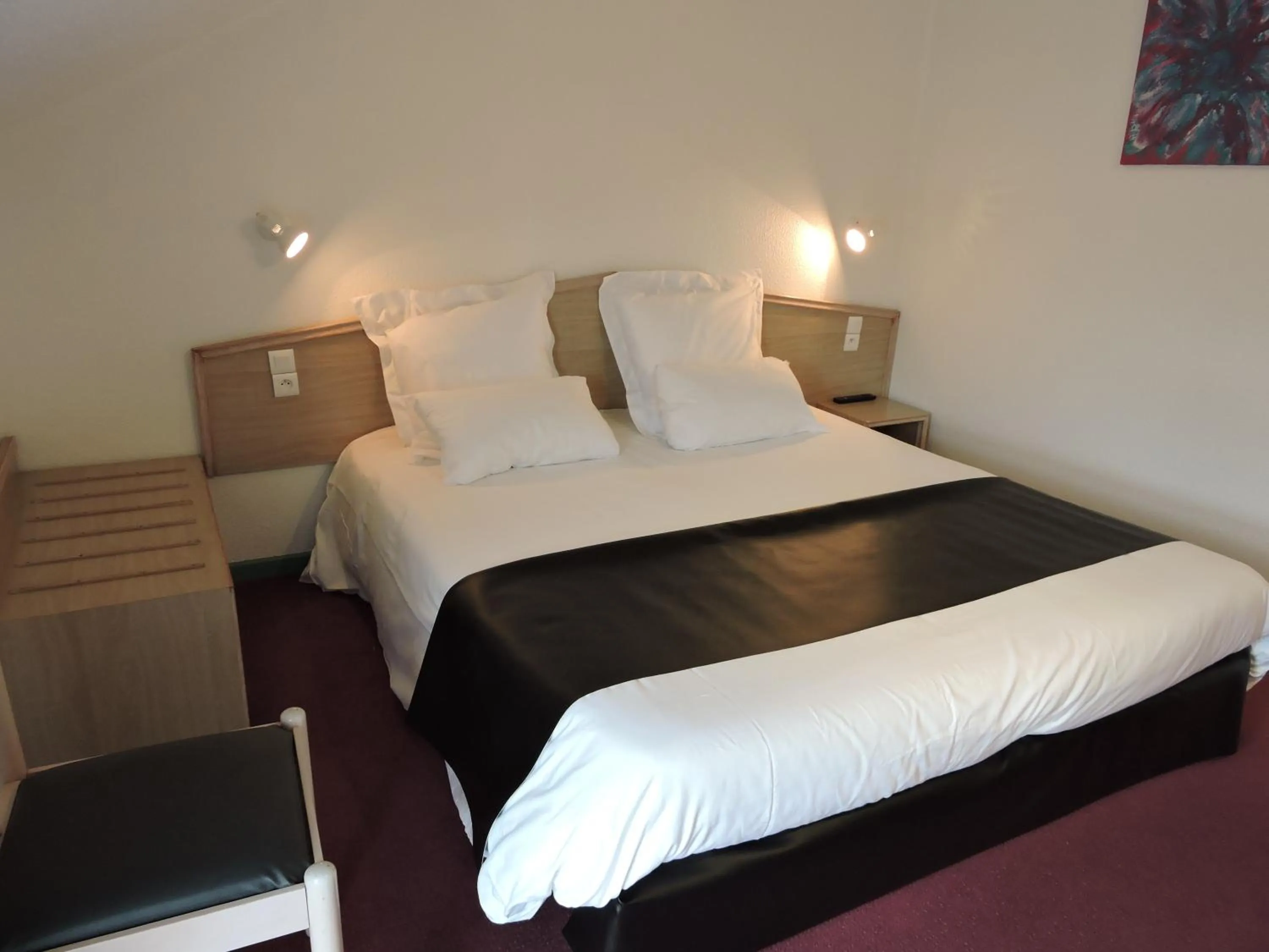 Bedroom, Bed in Hotel le Foron