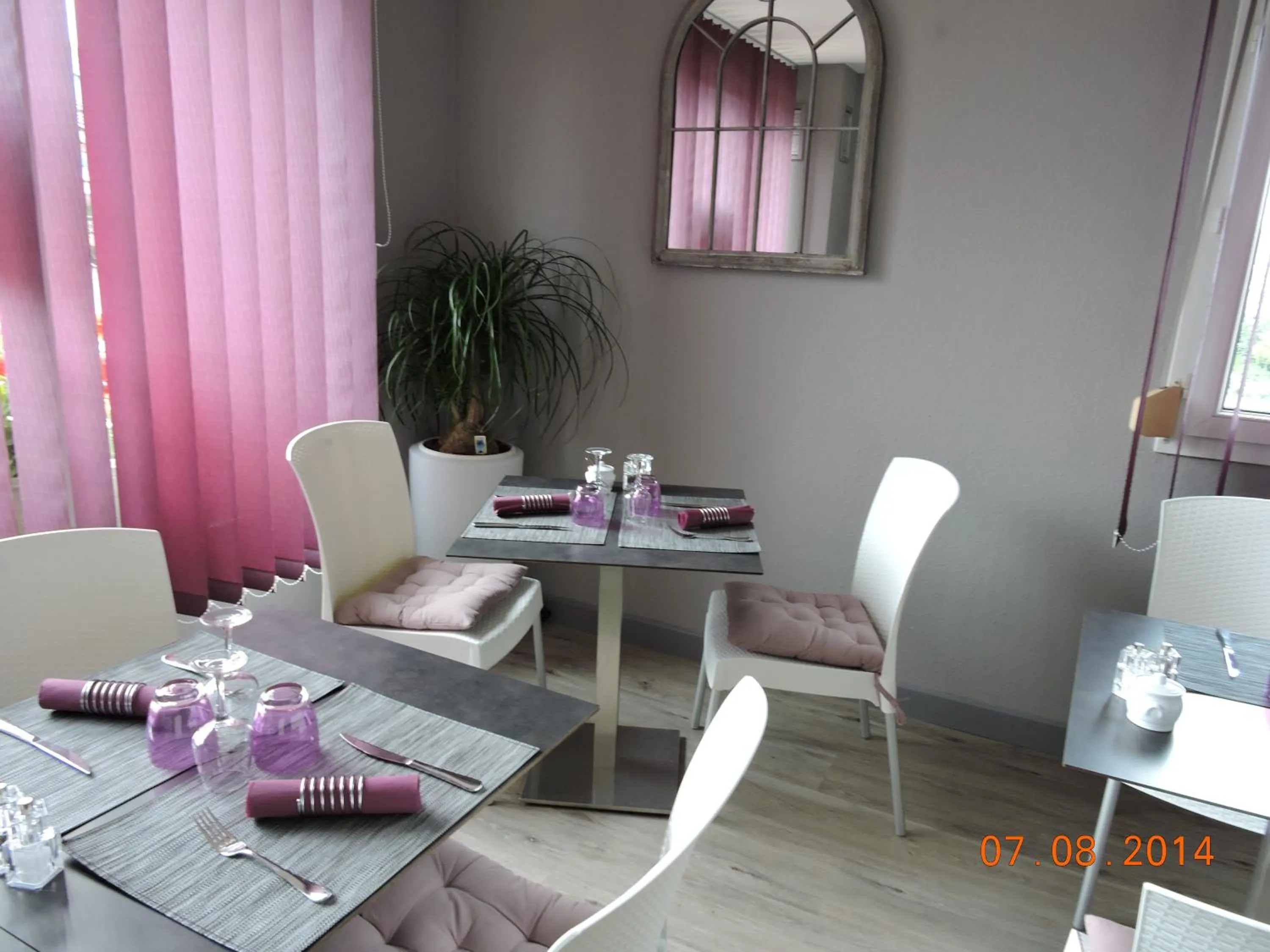 Dining area in Hotel le Foron