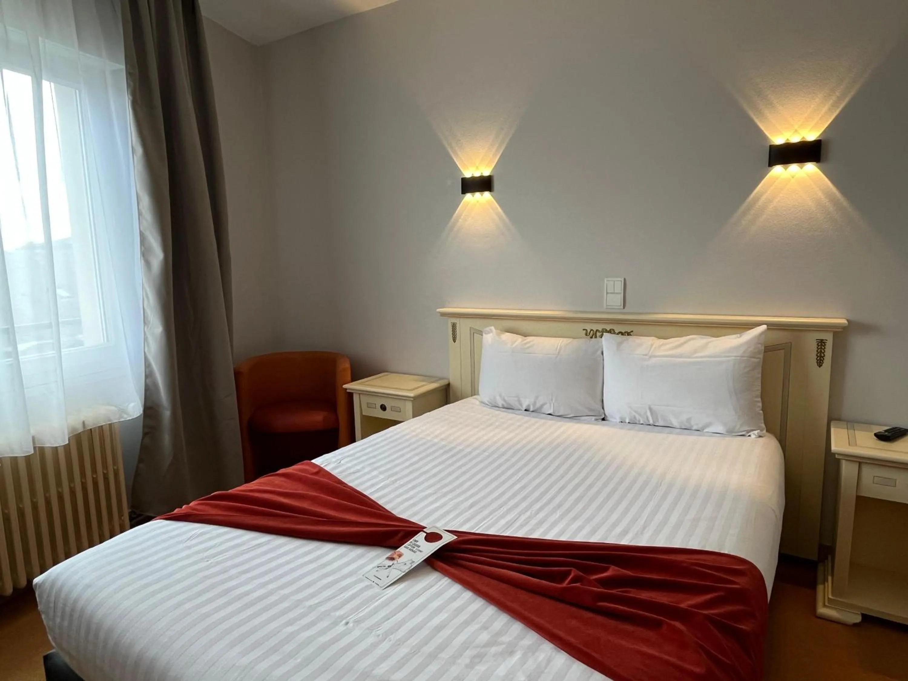 Bed in The Originals City - Hôtel Saint-Martial, Limoges Centre